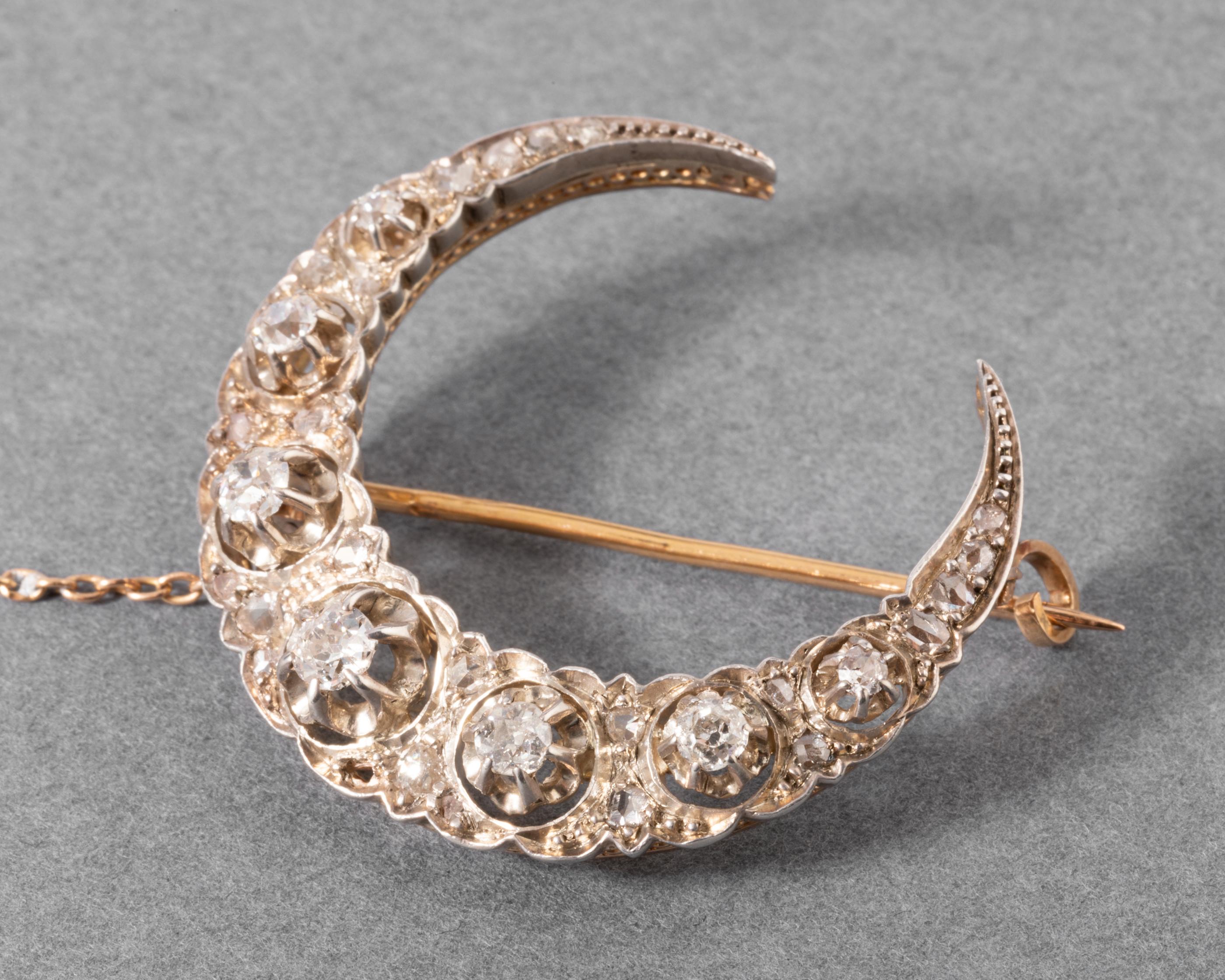 Gold and 1.20 Carats Diamonds French Antique Crescent In Good Condition In Saint-Ouen, FR