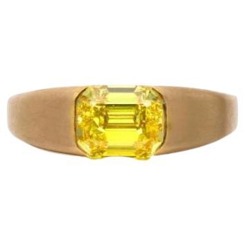 GIA Certified 2.01 Cts Fancy Vivid Yellow Diamond Ring For Sale