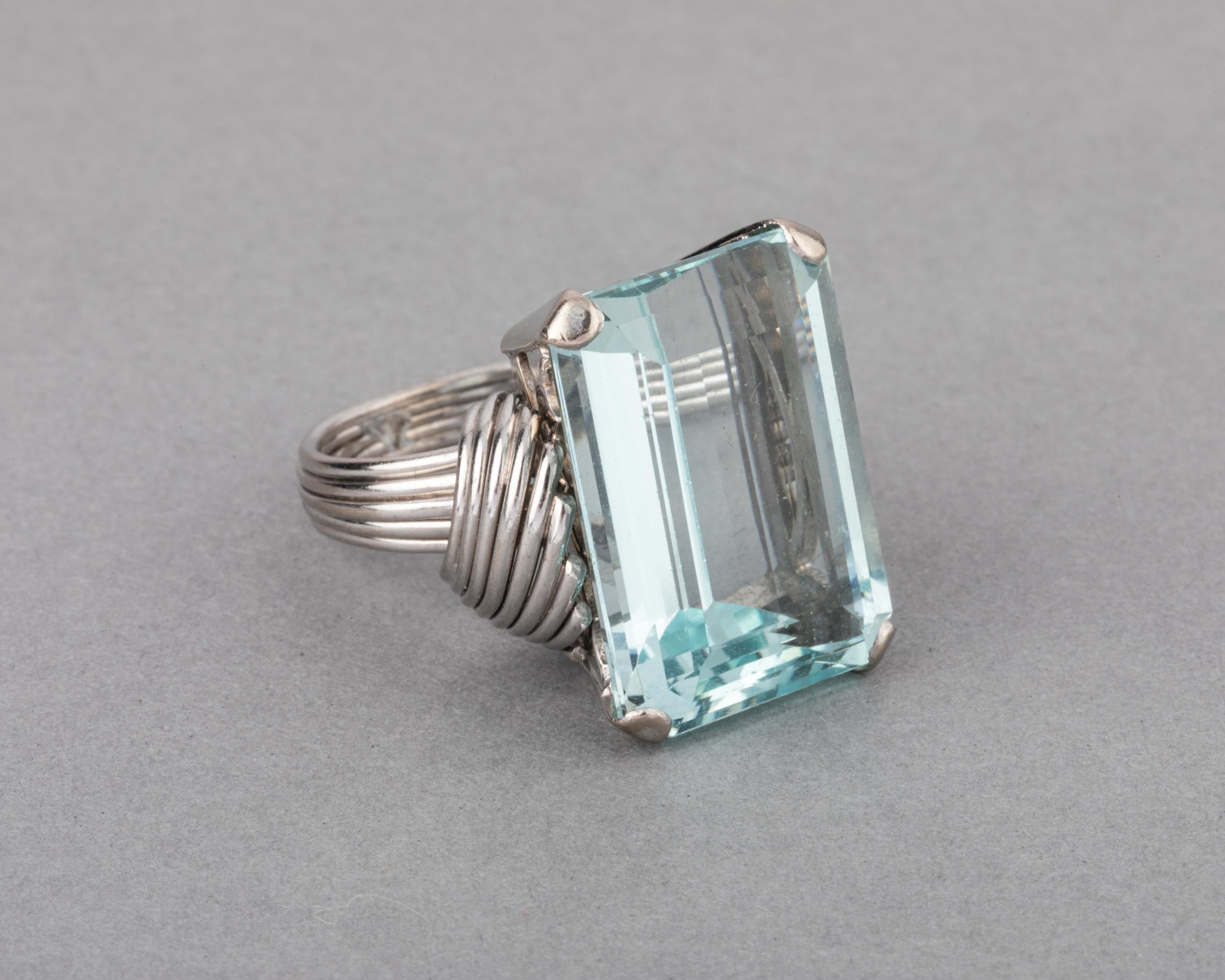 Women's Gold and 25 Carats Aquamarine French Vintage Ring