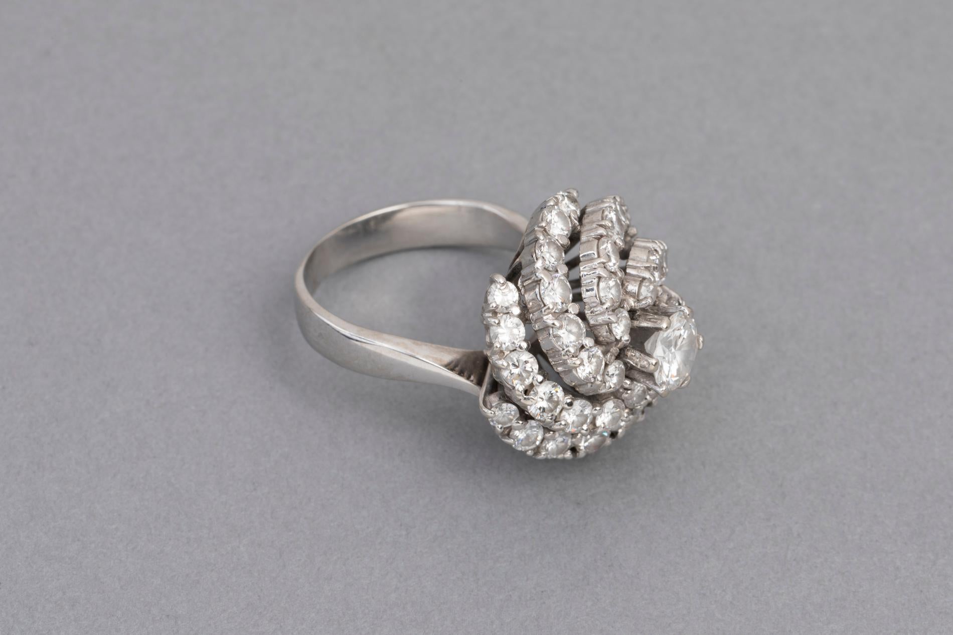 Gold and 3 Carat Diamonds French Cocktail Ring For Sale 3
