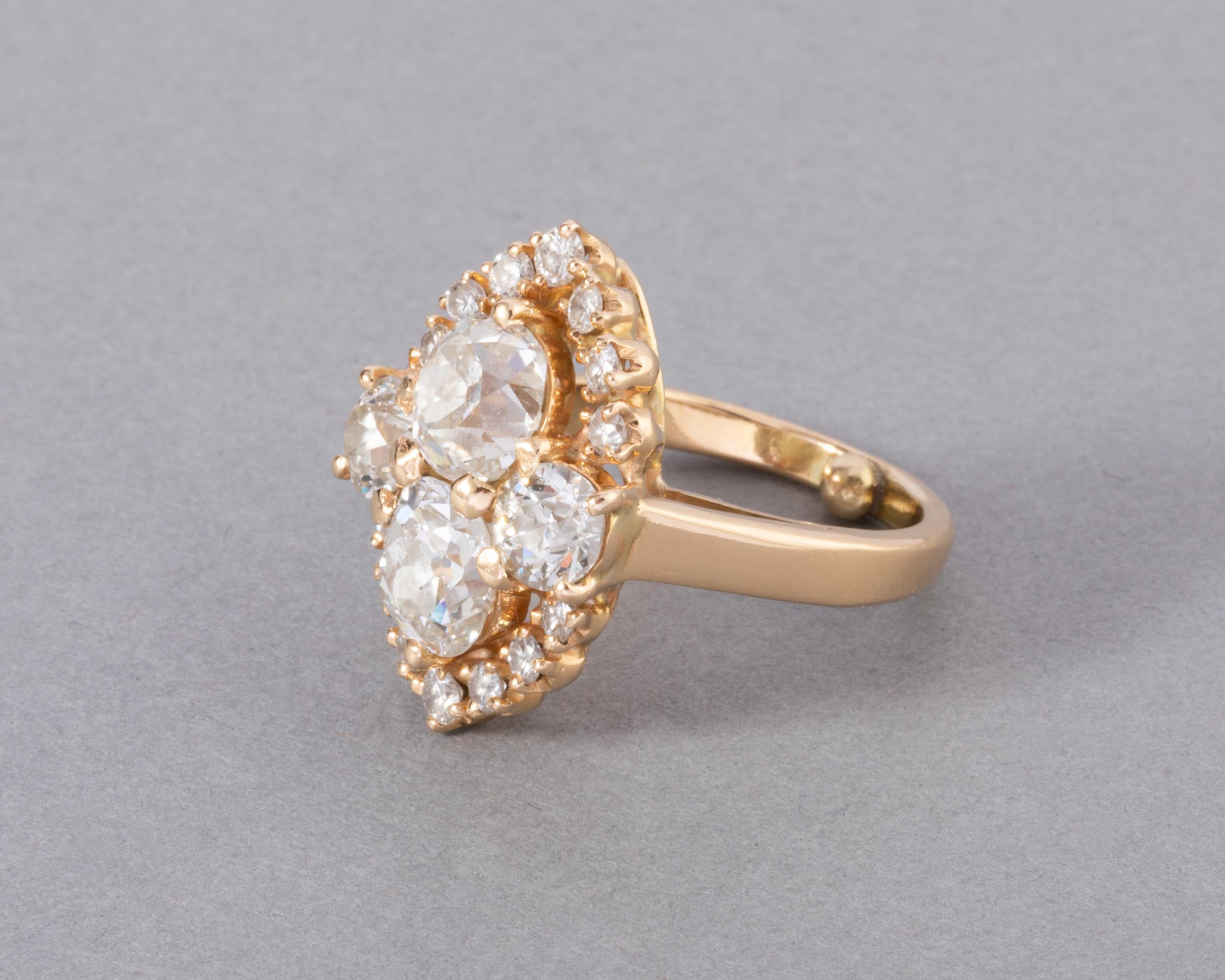 Gold and 3 Carats Diamonds Vintage Ring In Good Condition For Sale In Saint-Ouen, FR