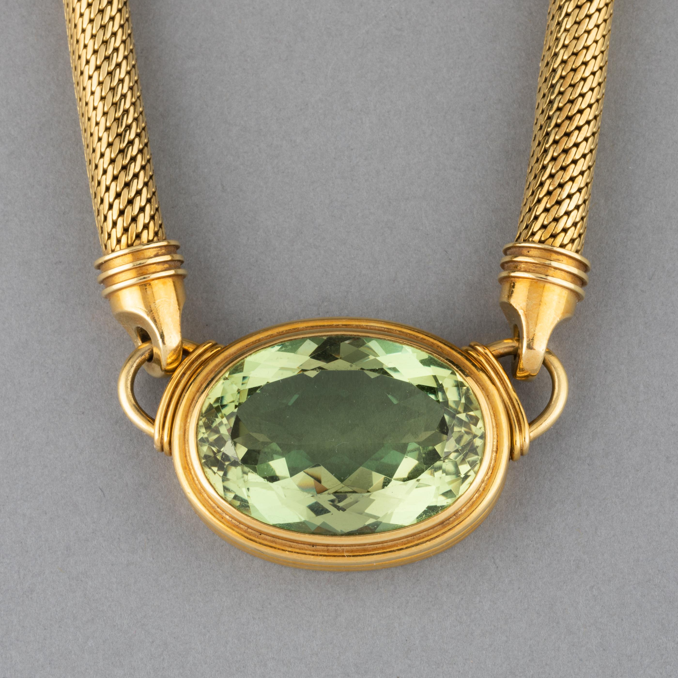 Gold and 30 Carats Peridot Gübelin Vintage Necklace For Sale 2