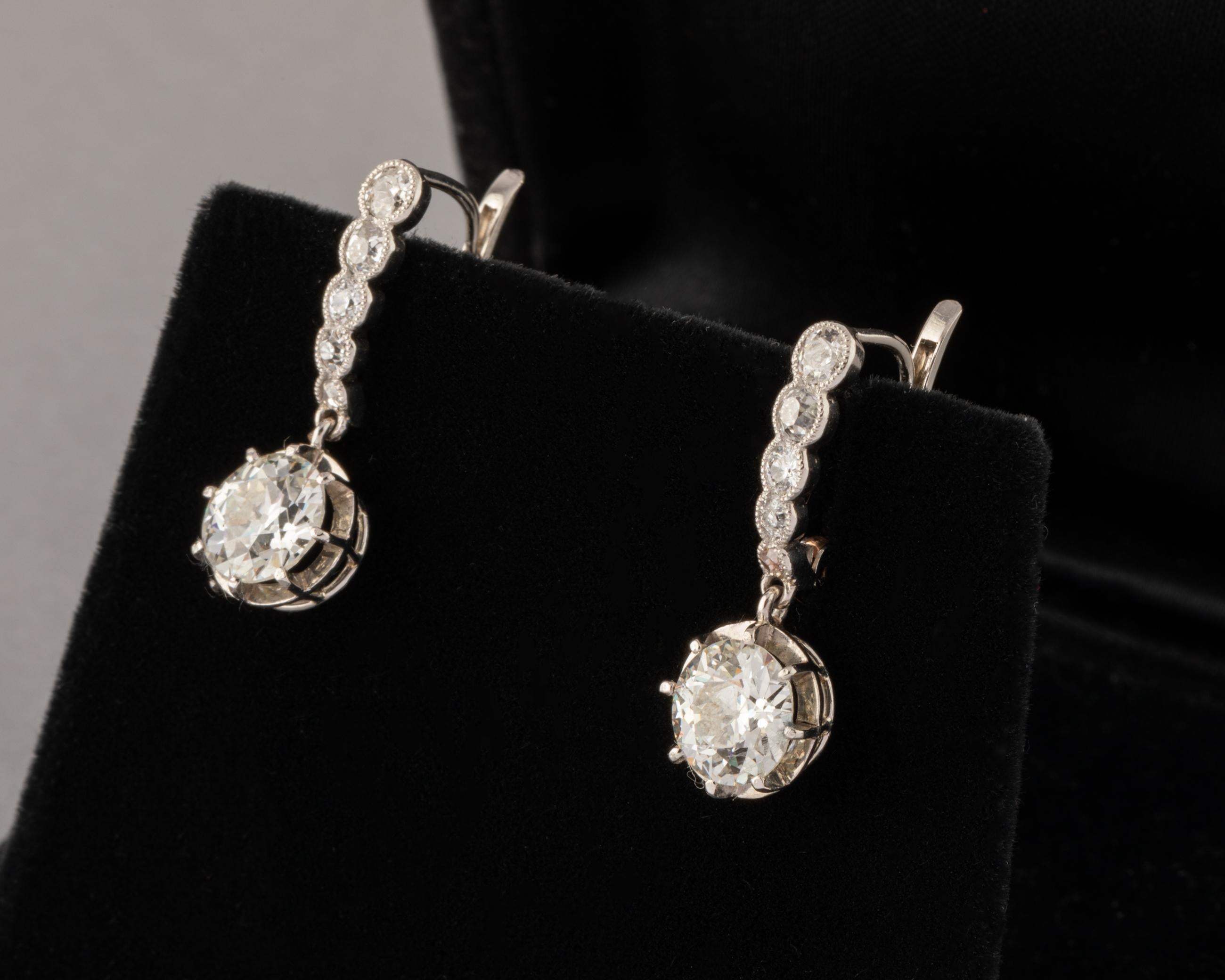Belle Époque Gold and 3.39 Carats Diamonds French Antique Earrings For Sale