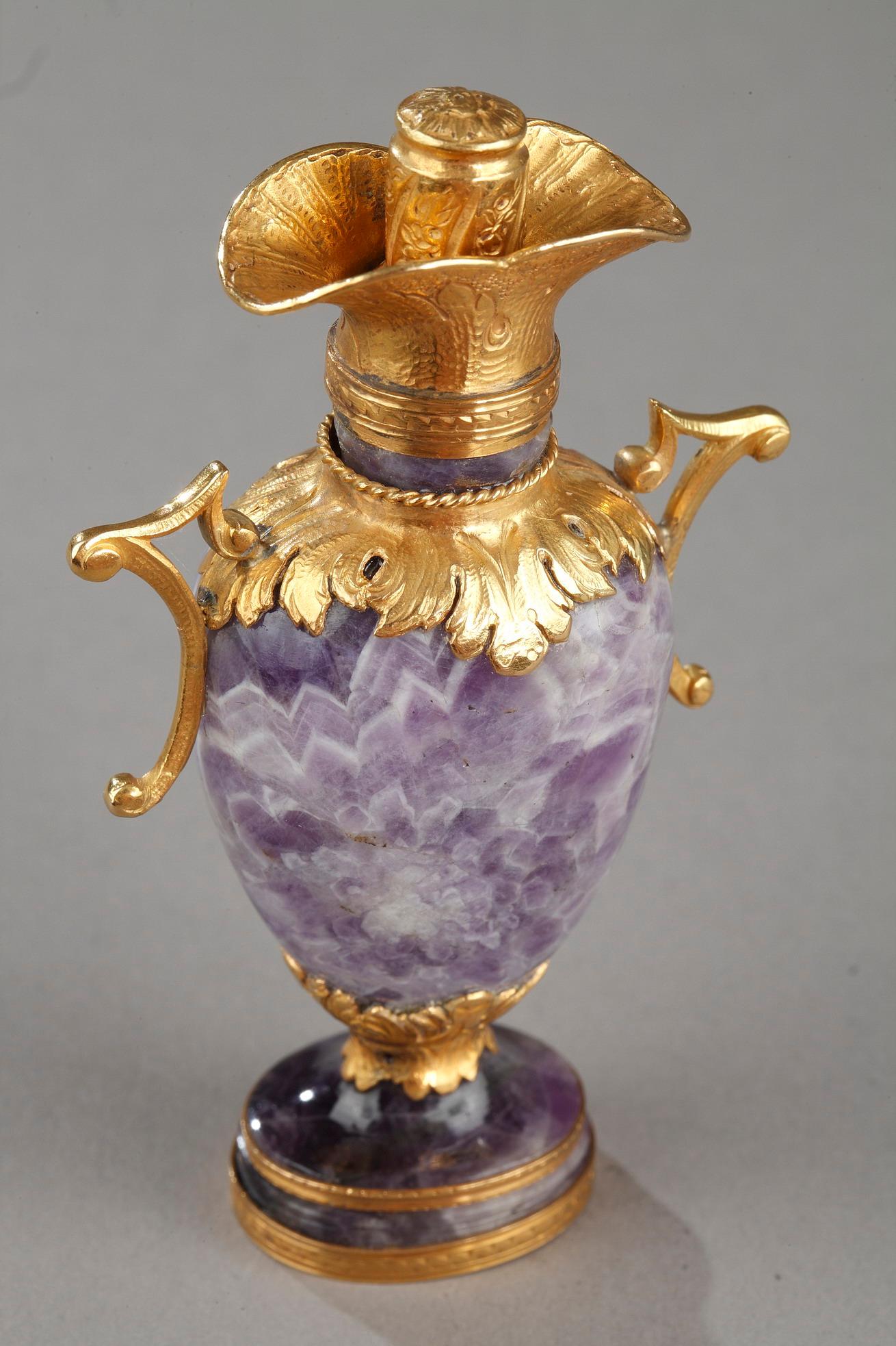 Women's or Men's Gold and Amethyst Perfum Flask, Early 19th Century