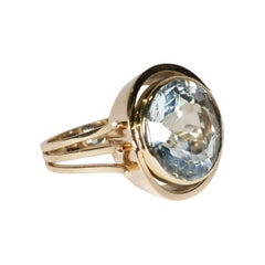 Anello in oro e acquamarina