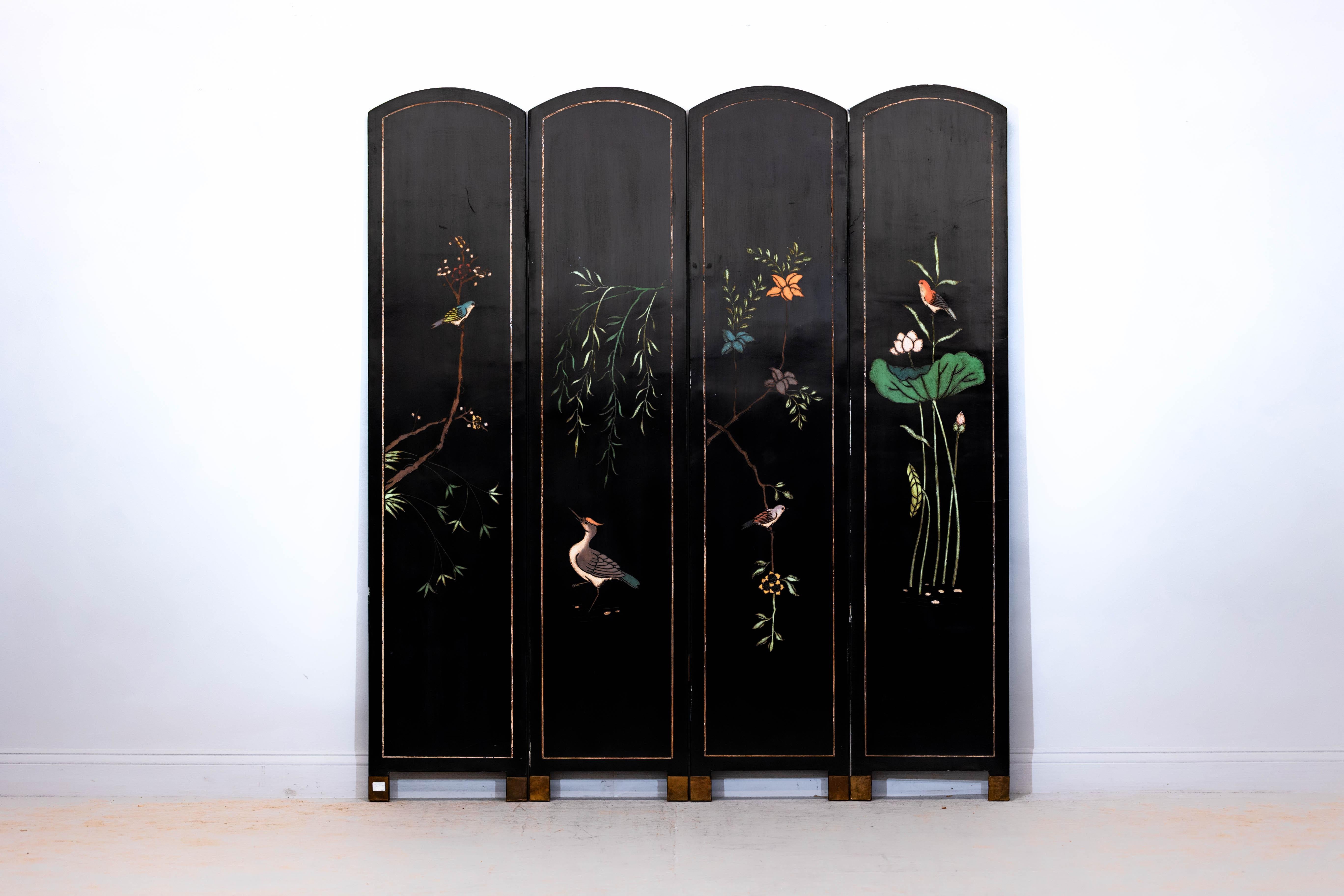 Gold and Black Lacquered Four-Panel Folding Screen with Birds and Blossoms For Sale 6