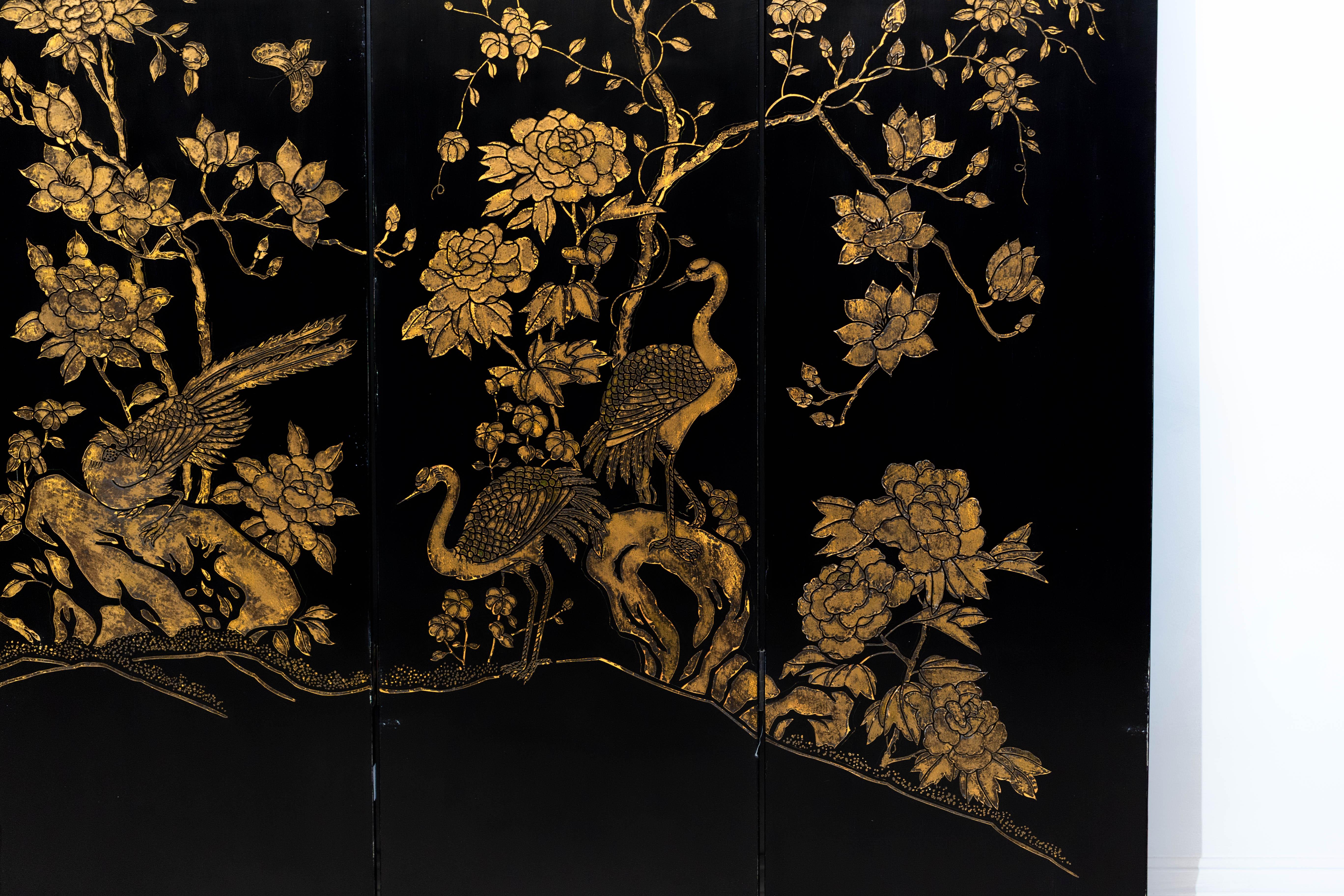Gold and Black Lacquered Four-Panel Folding Screen with Birds and Blossoms For Sale 1
