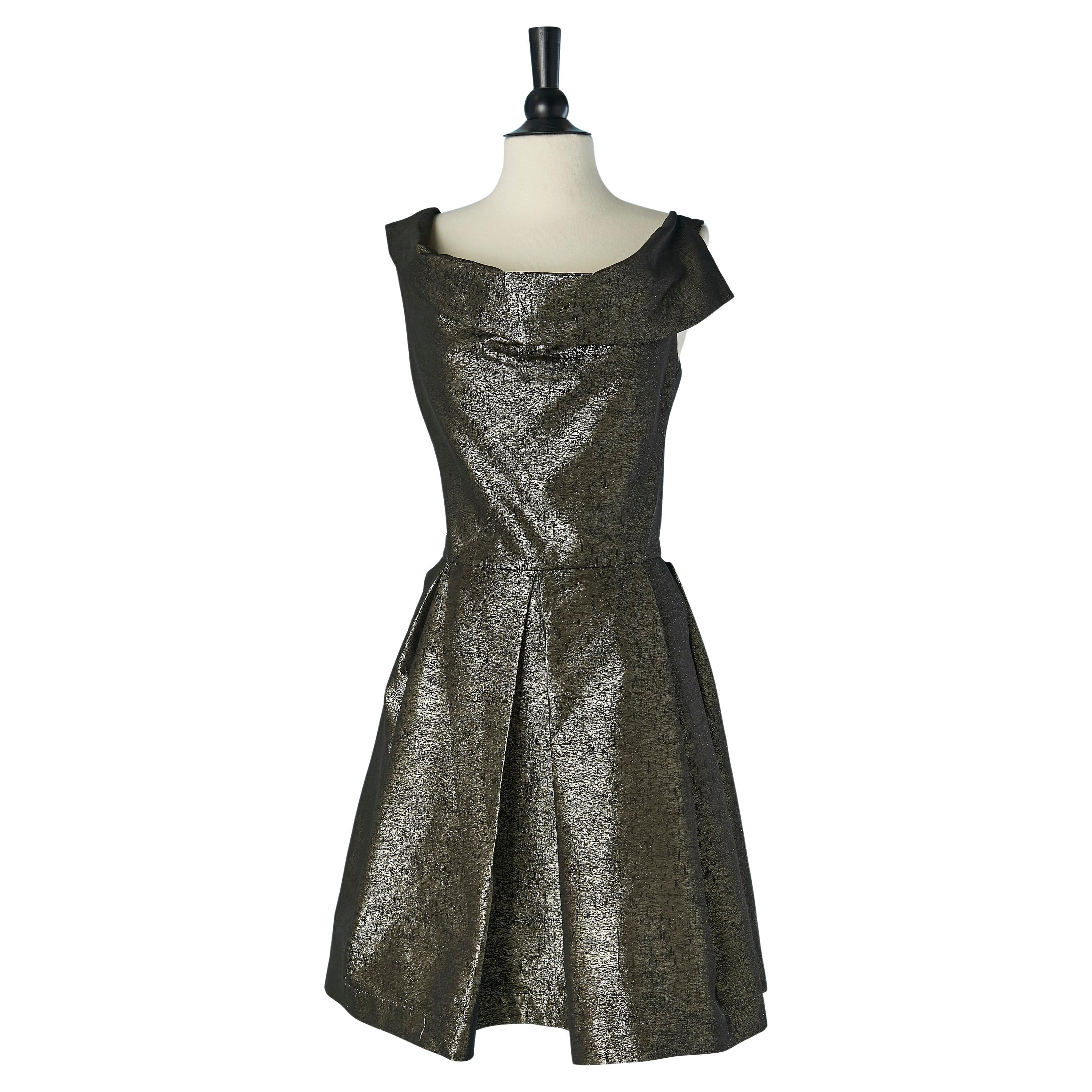 Cocktailkleid aus Gold und schwarzem Lamé VIVIENNE WESTWOOD ANGLOMANIA by VIVIENNE WESTWOOD im Angebot