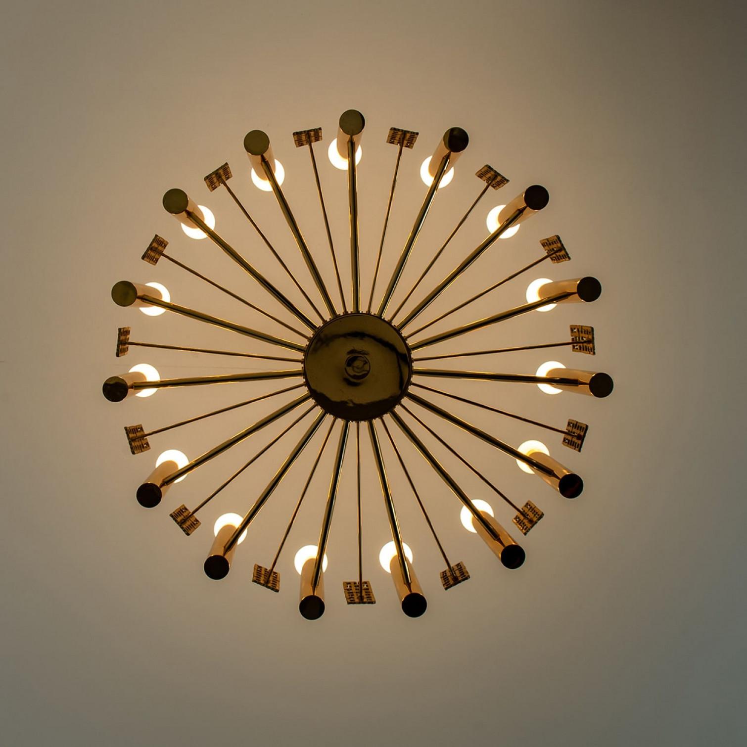 Lampadario in oro e ottone nello stile di Sciolari, 1960 in vendita 2