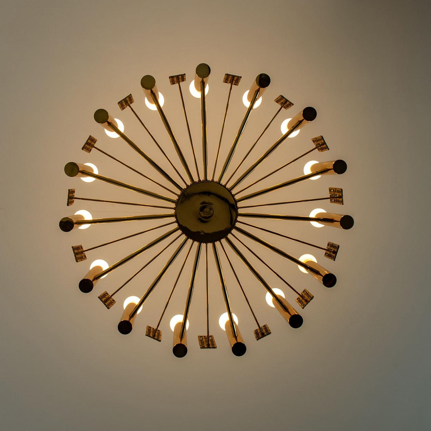 Gold and Brass Chandelier in Style of Sciolari, 1960 en vente 2