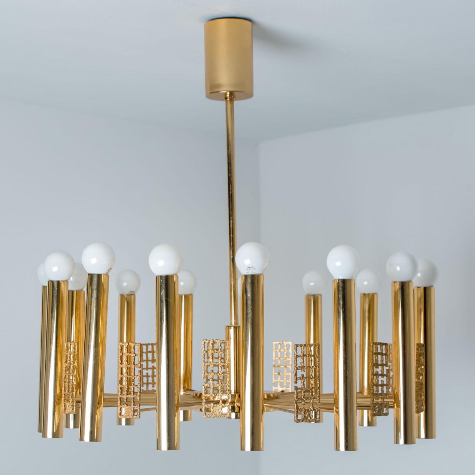 Italian Gold and Brass Chandelier in Style of Sciolari, 1960 For Sale