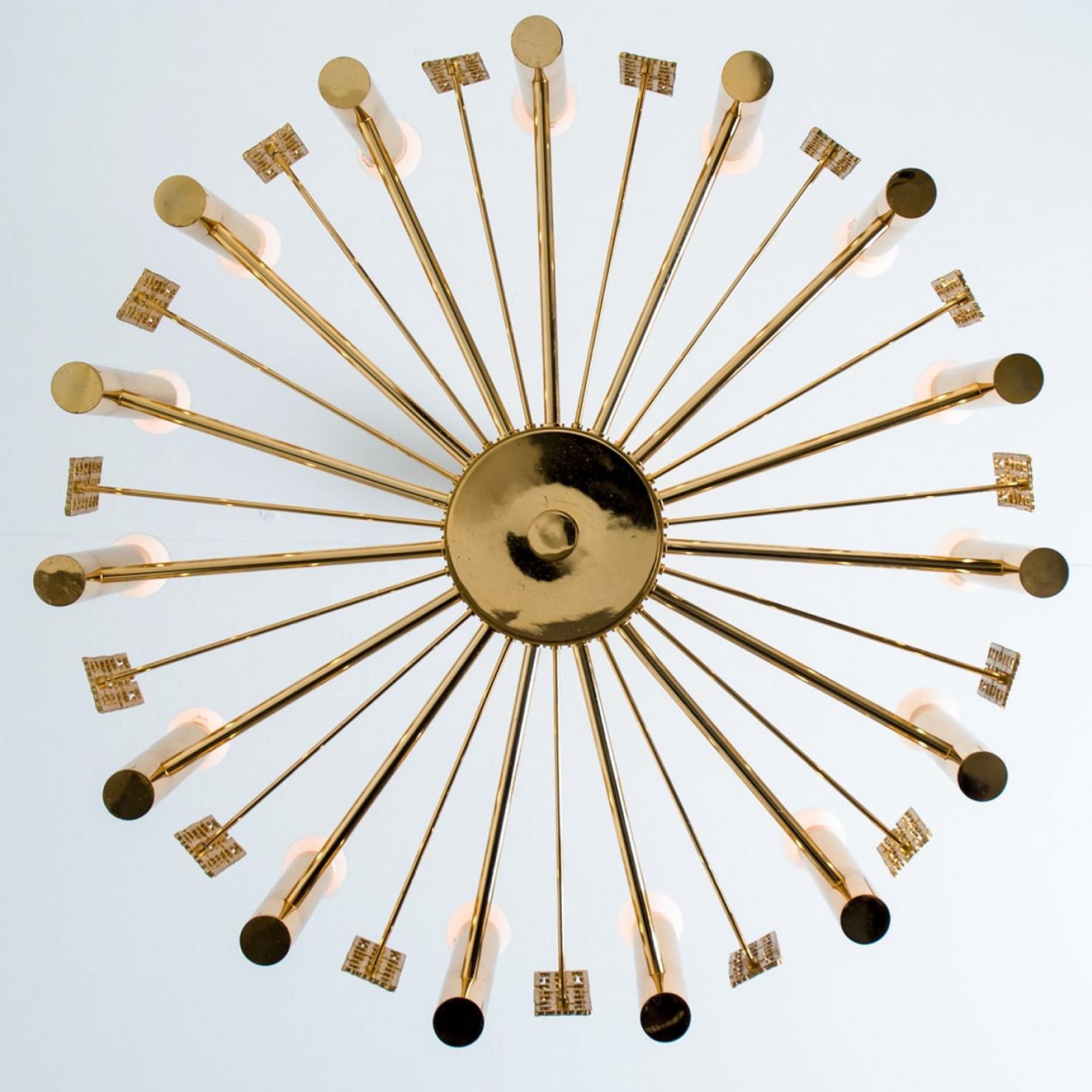 Lampadario in oro e ottone nello stile di Sciolari, 1960 In condizioni buone in vendita a Rijssen, NL