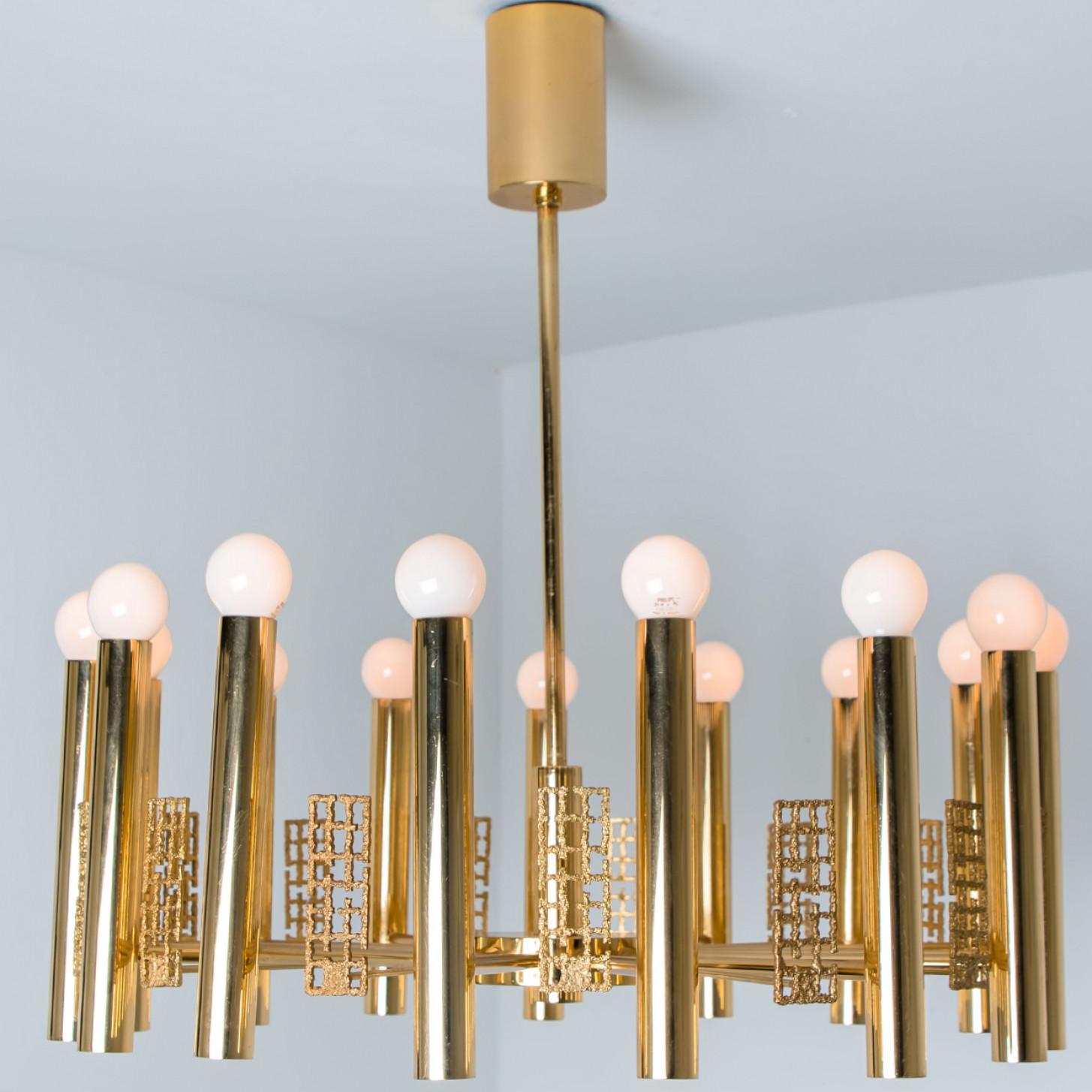 Gold and Brass Chandelier in Style of Sciolari, 1960 For Sale 1