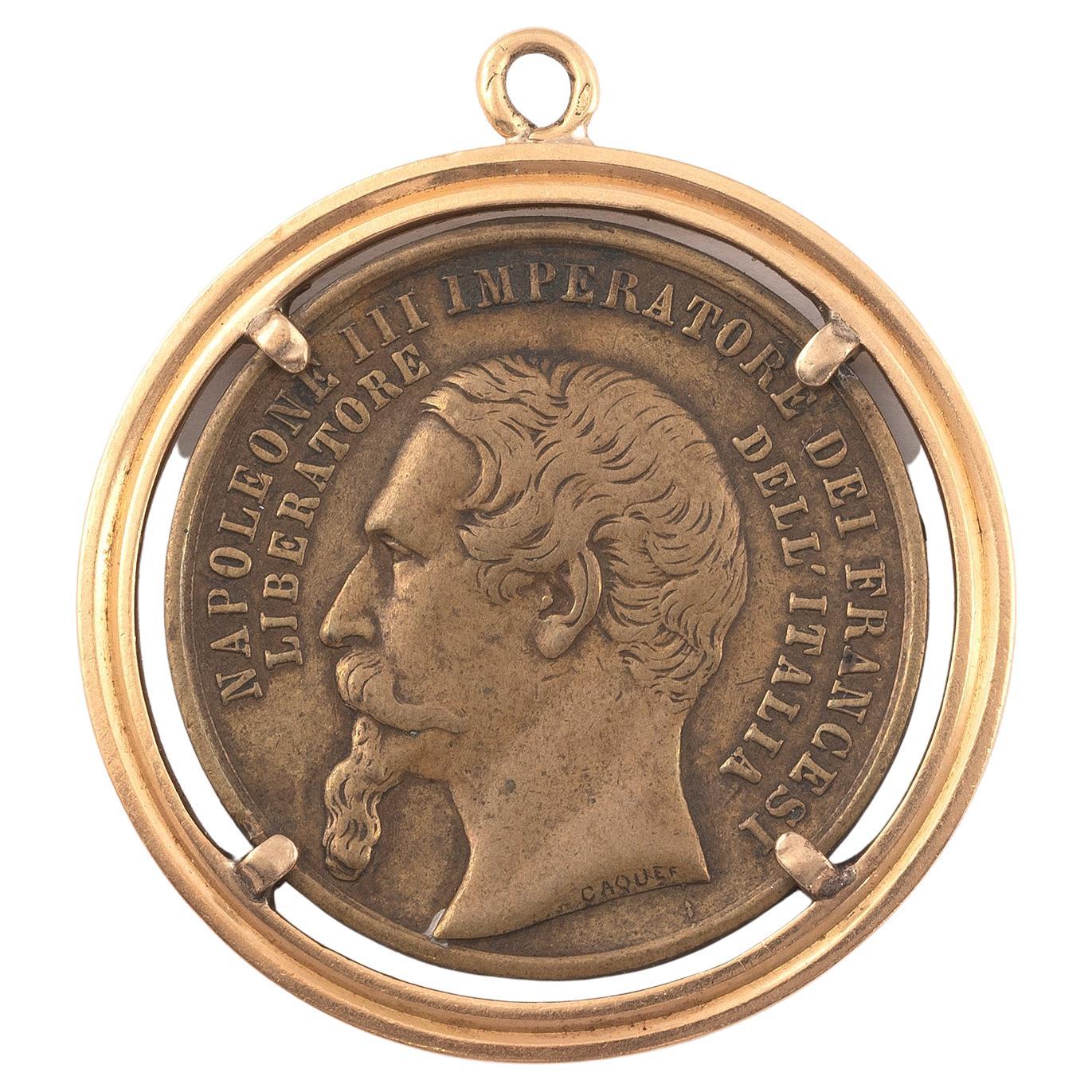 Pendentif en or et bronze avec pièce de monnaie italienne