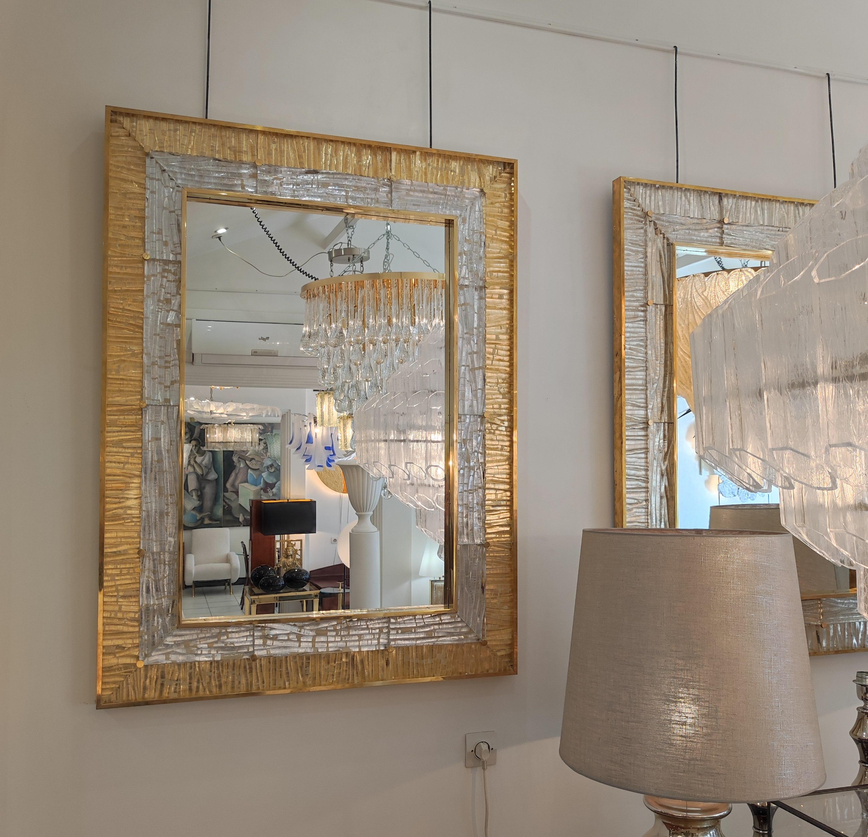 20ième siècle Miroir en verre de Murano et laiton, or et cristal en vente