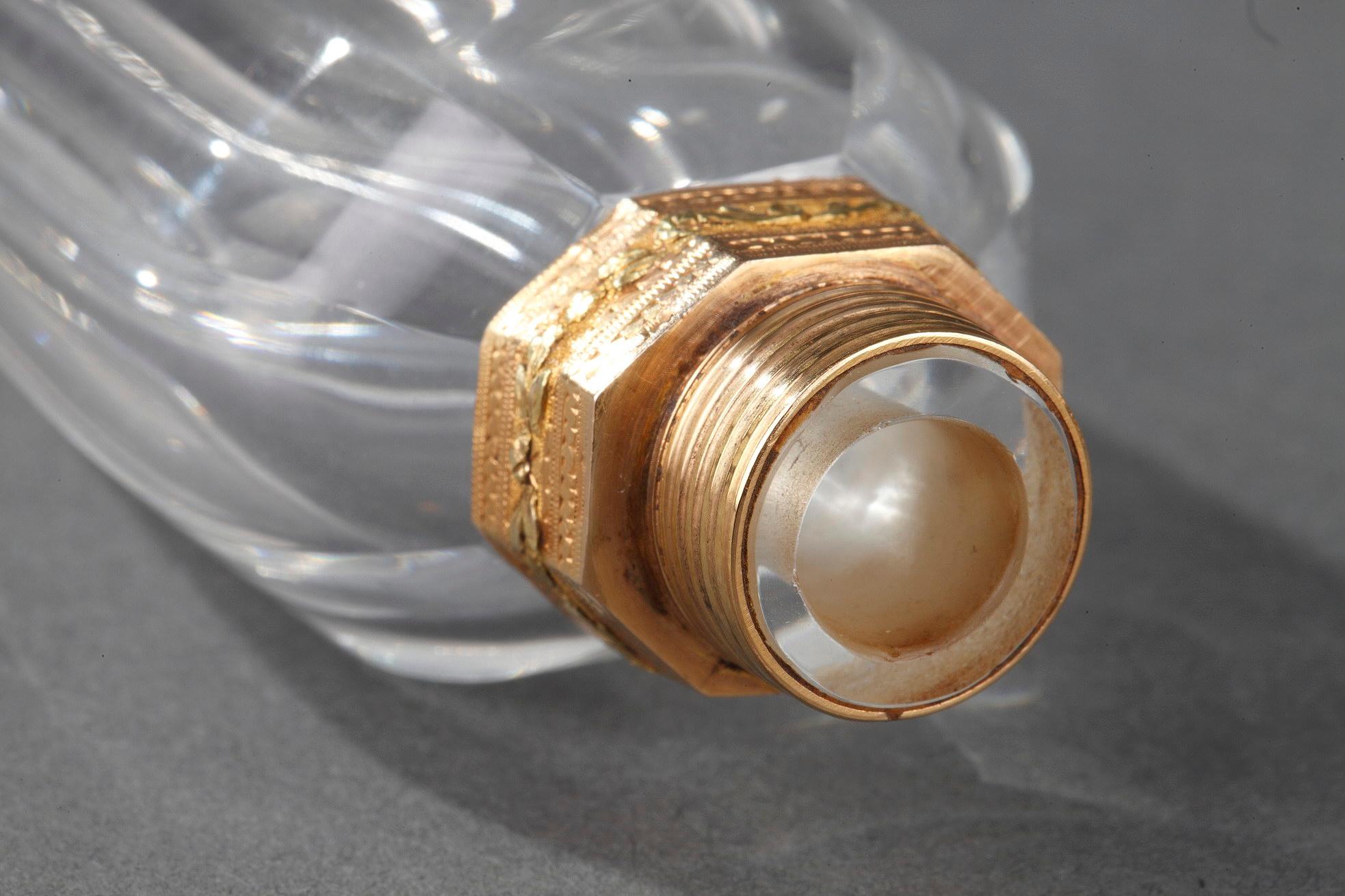 Gold and Cut Crystal Perfume Flask Louis XVI, circa 1784 4