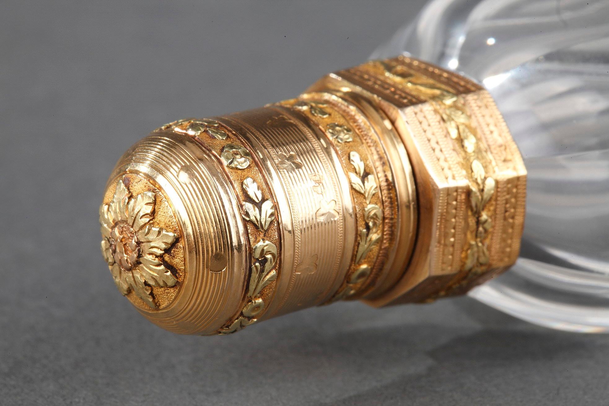 Antique Cushion Cut Gold and Cut Crystal Perfume Flask Louis XVI, circa 1784