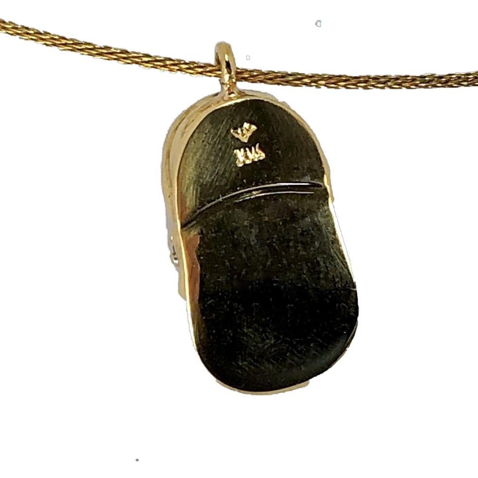 Baby-Schuh-Anhänger aus Gold und Diamant an einer dünnen Goldhalskette, perfekter Push Push (Brillantschliff)