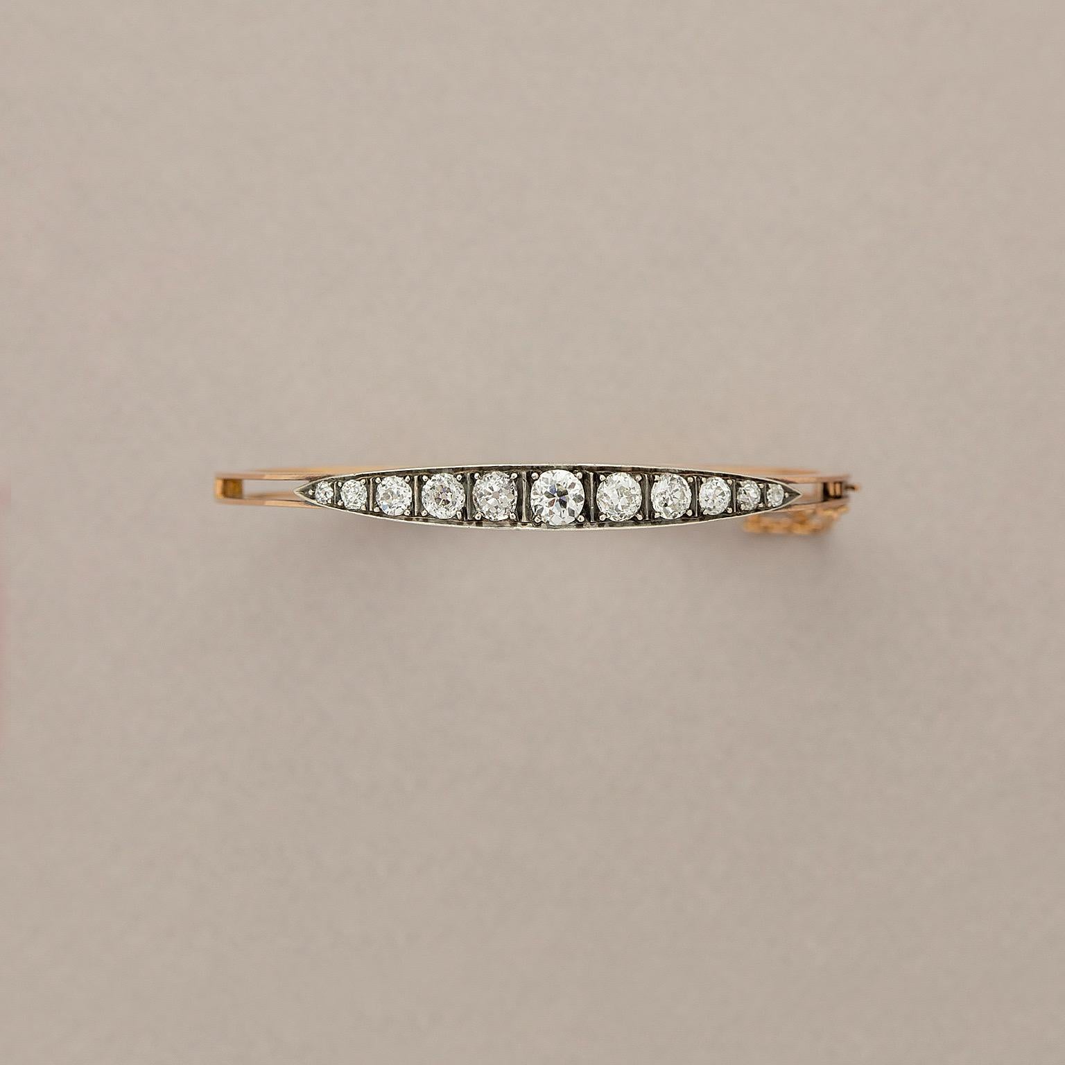 Gold and Diamond Bangle In Good Condition In Amsterdam, NL