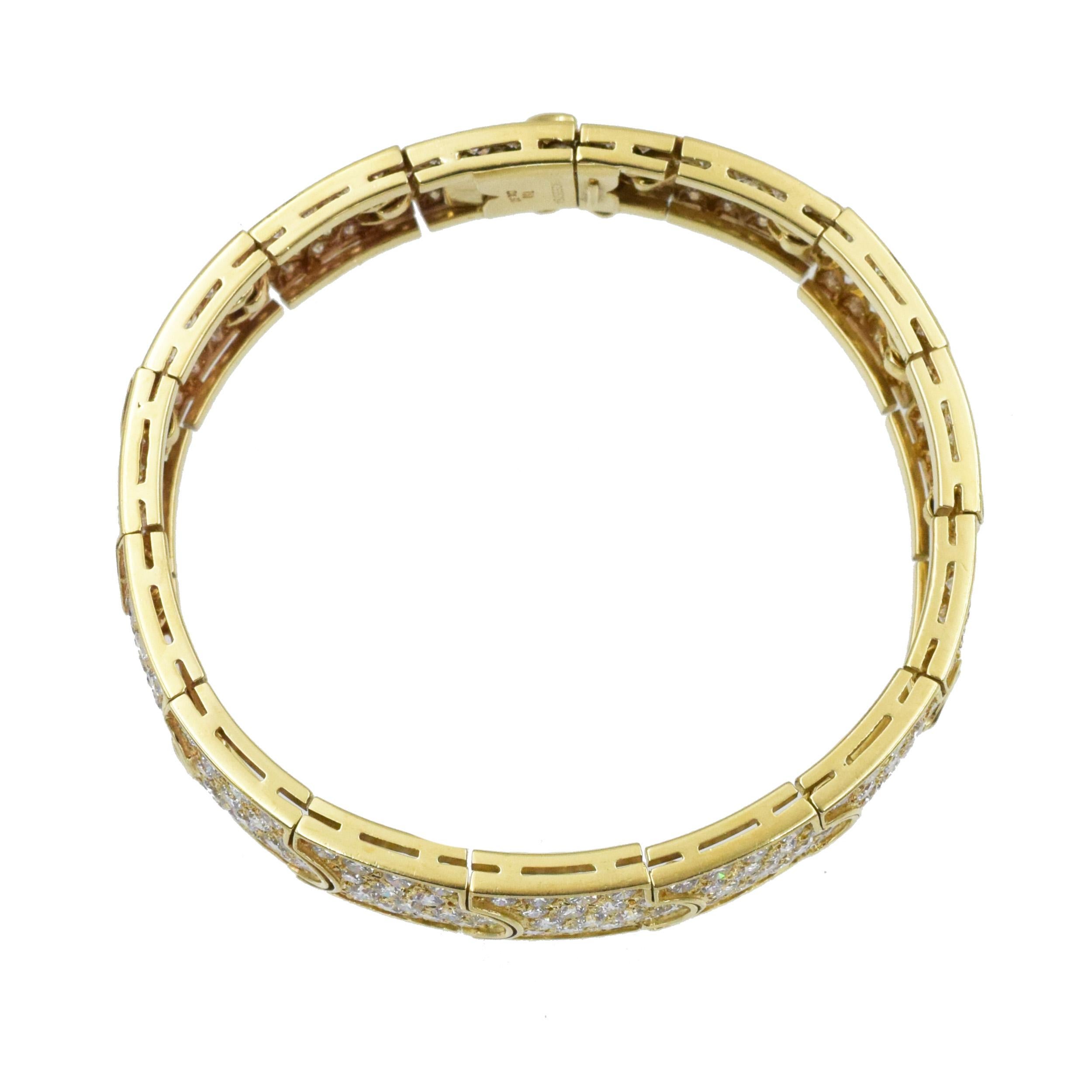 Gold and Diamond Bracelet T In Excellent Condition For Sale In New York, NY