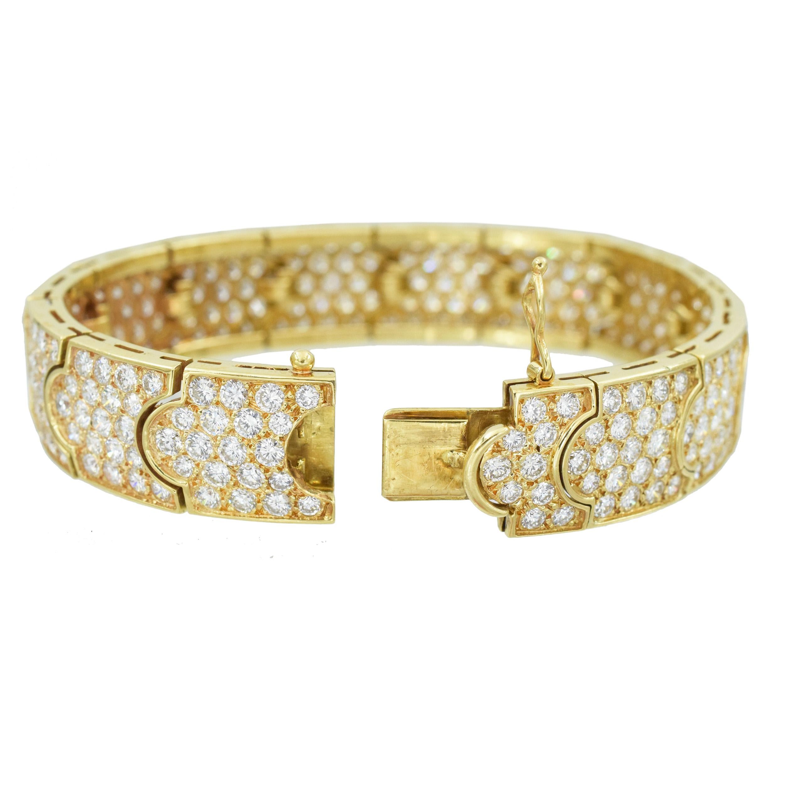 Gold and Diamond Bracelet T For Sale 1