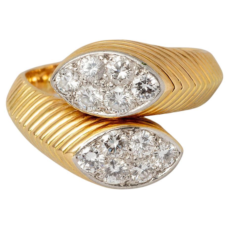 Anello Cartier Toi et Moi in oro e diamanti in vendita