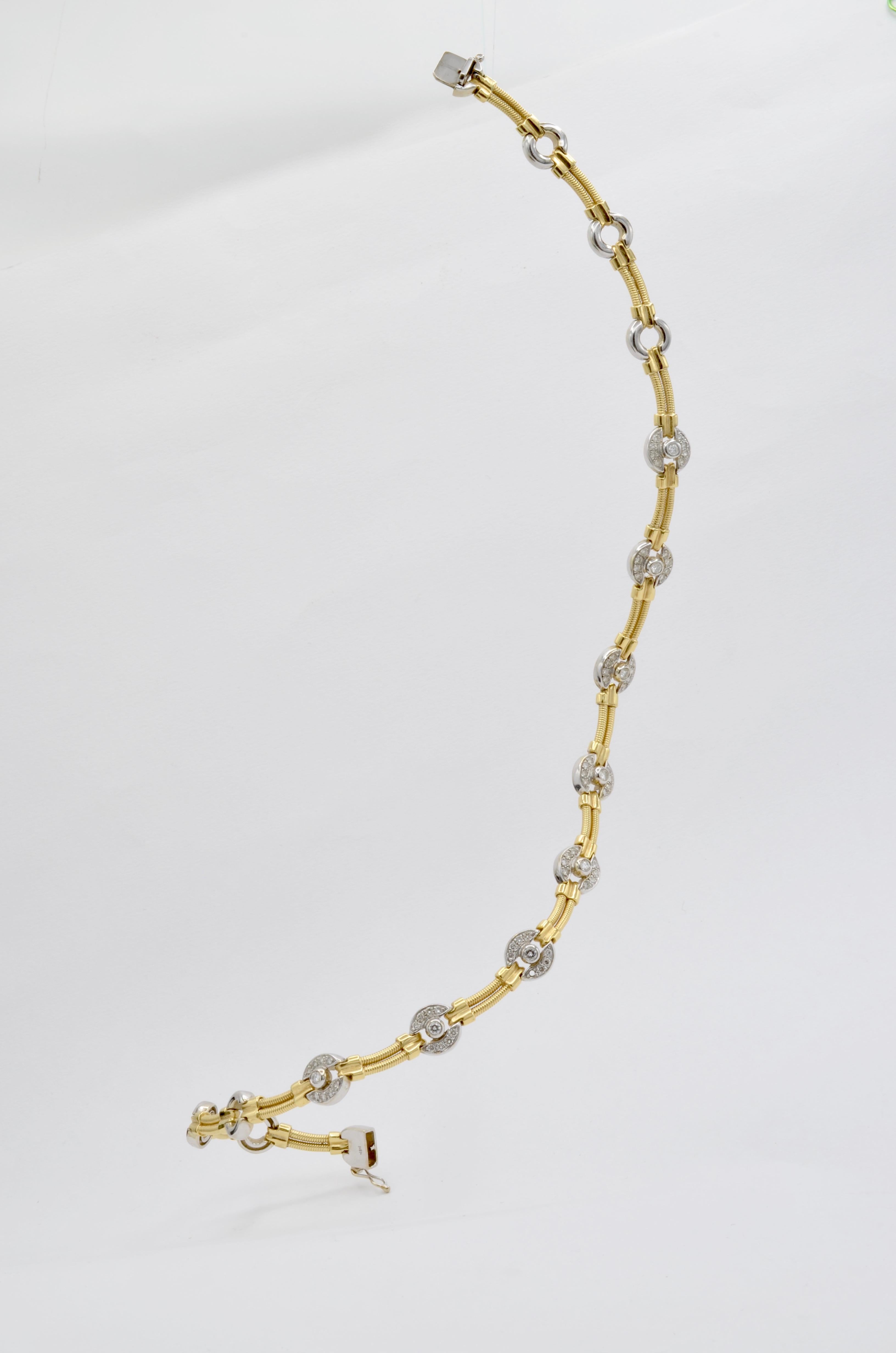 Round Cut Diamond Gold Collar Necklace For Sale