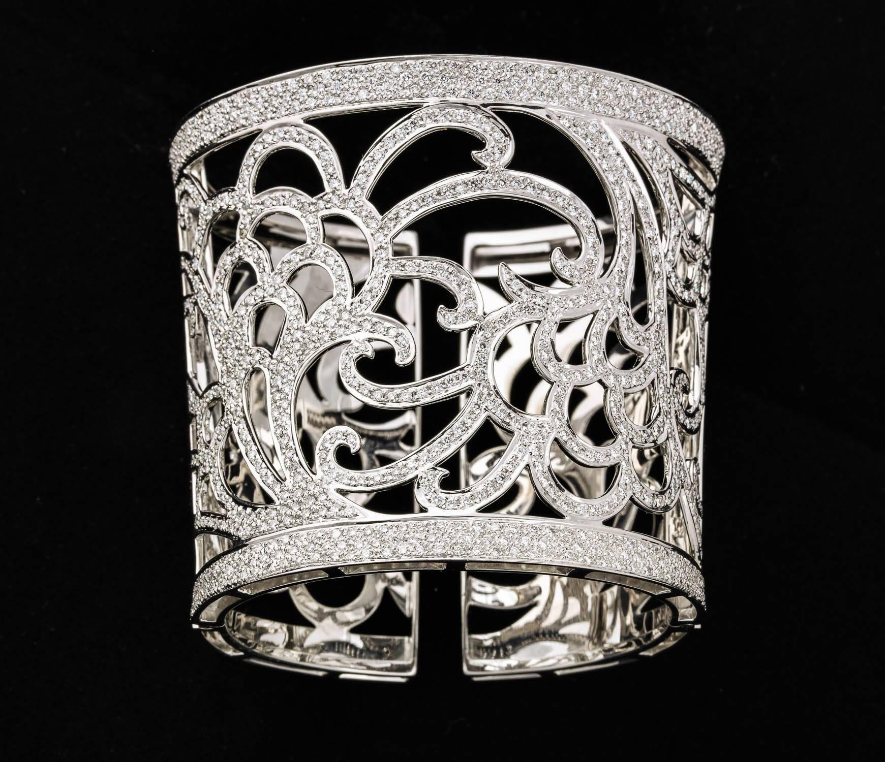 Women's Gold and Diamond Cuff Bracelet For Sale
