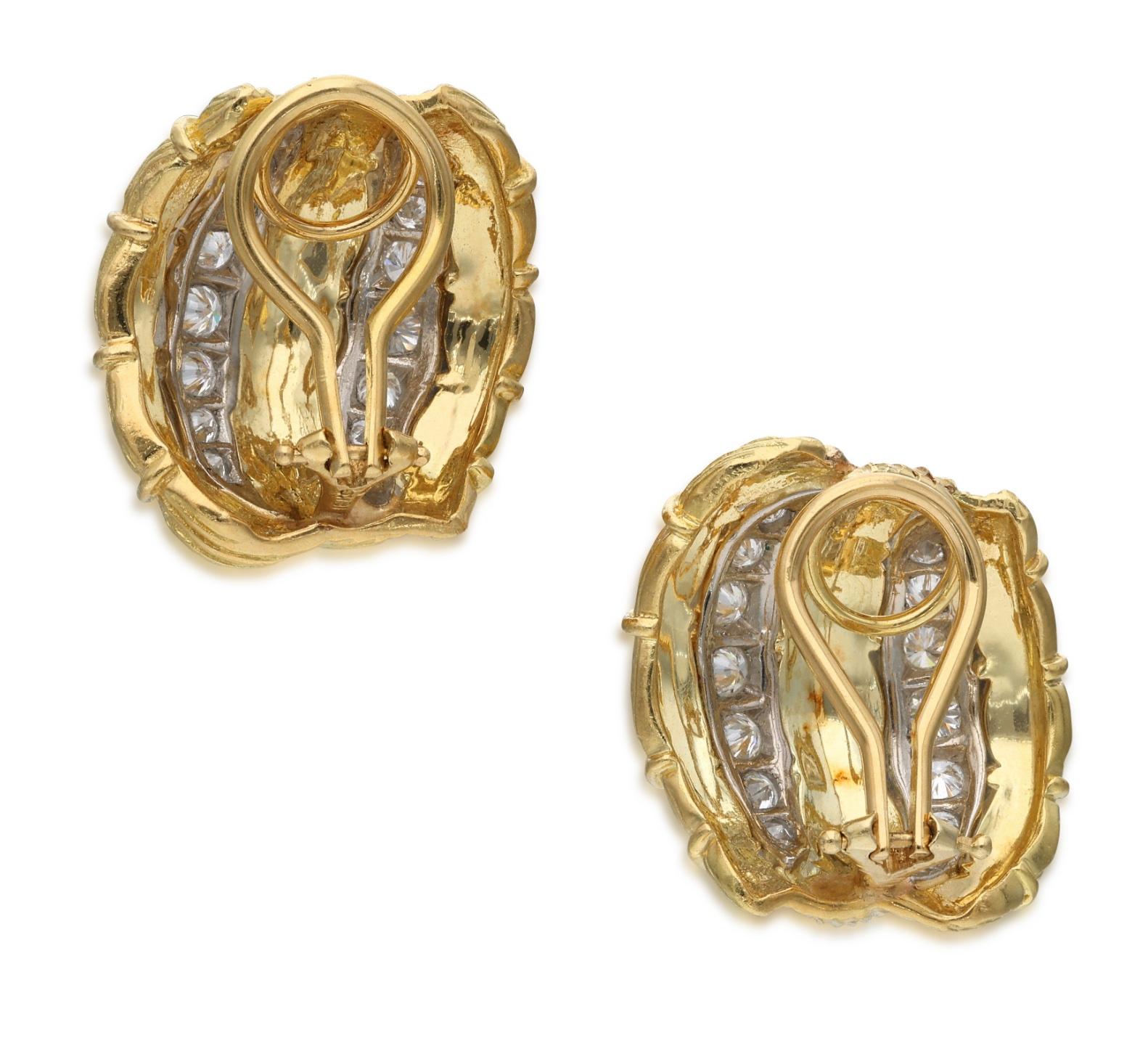 Gold and Diamond Earclips In Excellent Condition For Sale In New York, NY