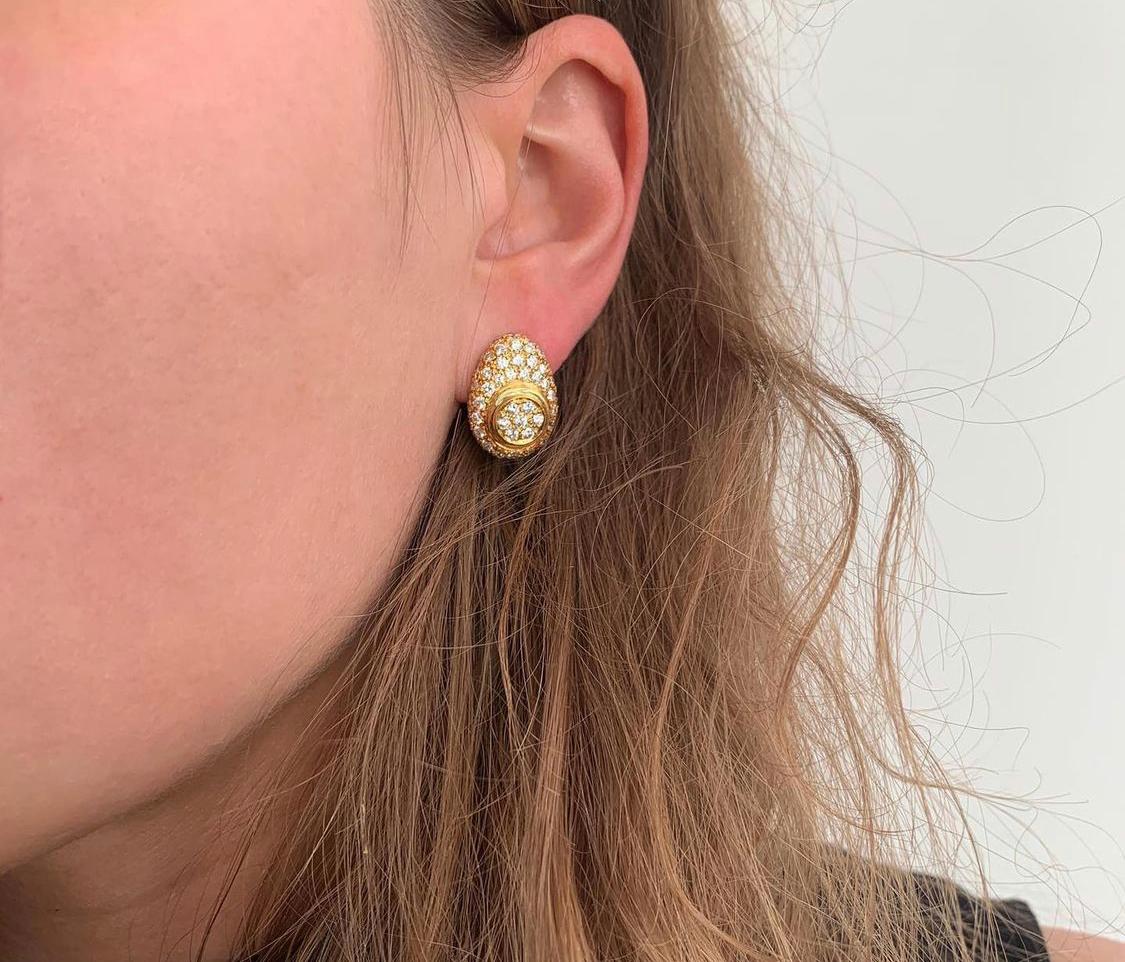 Gold and Diamond Earrings In Good Condition In Amsterdam, NL