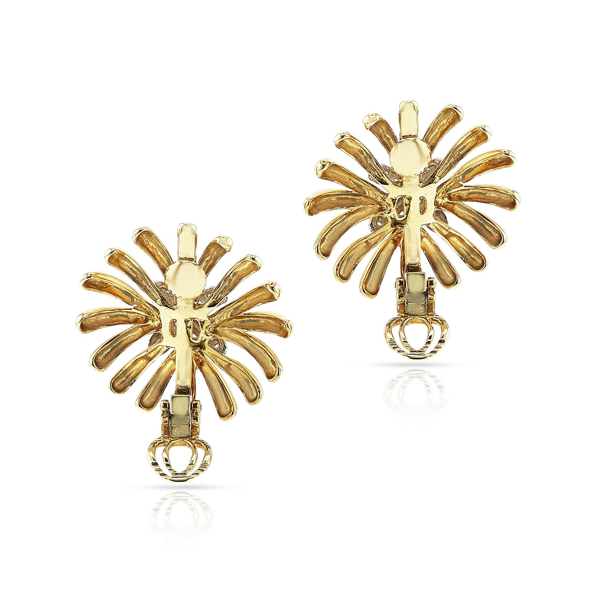 Boucles d'oreilles fleurs en or et diamants, 18 carats Unisexe en vente