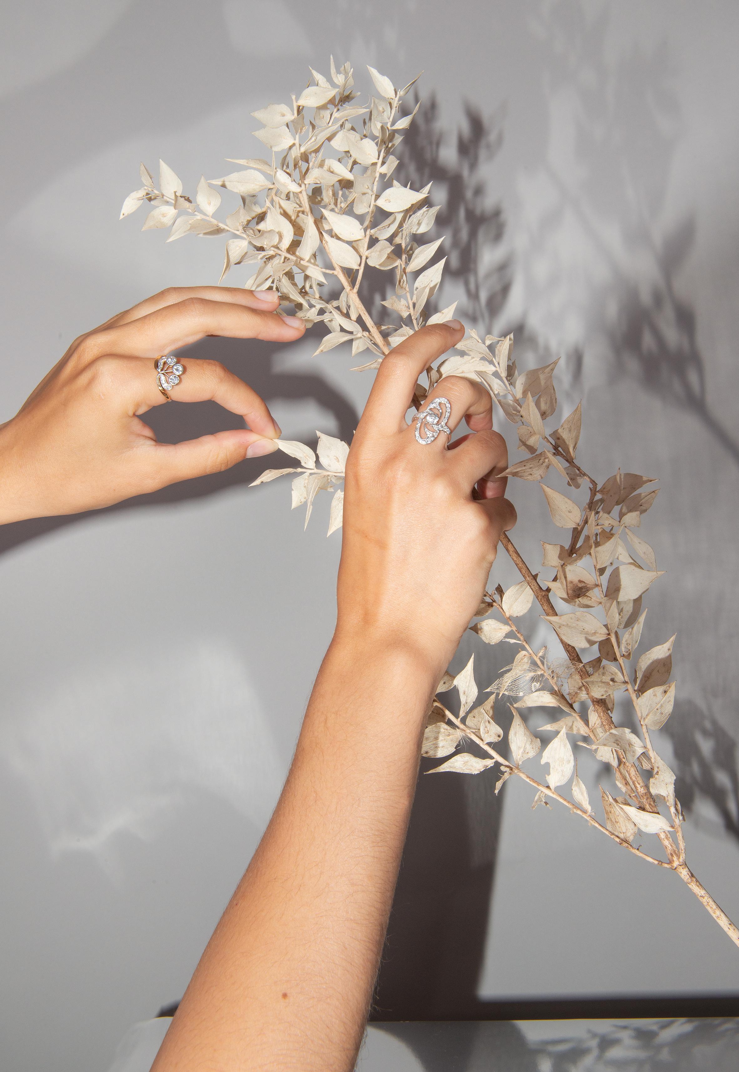 Blumenring aus Gold mit Diamanten (Brillantschliff)