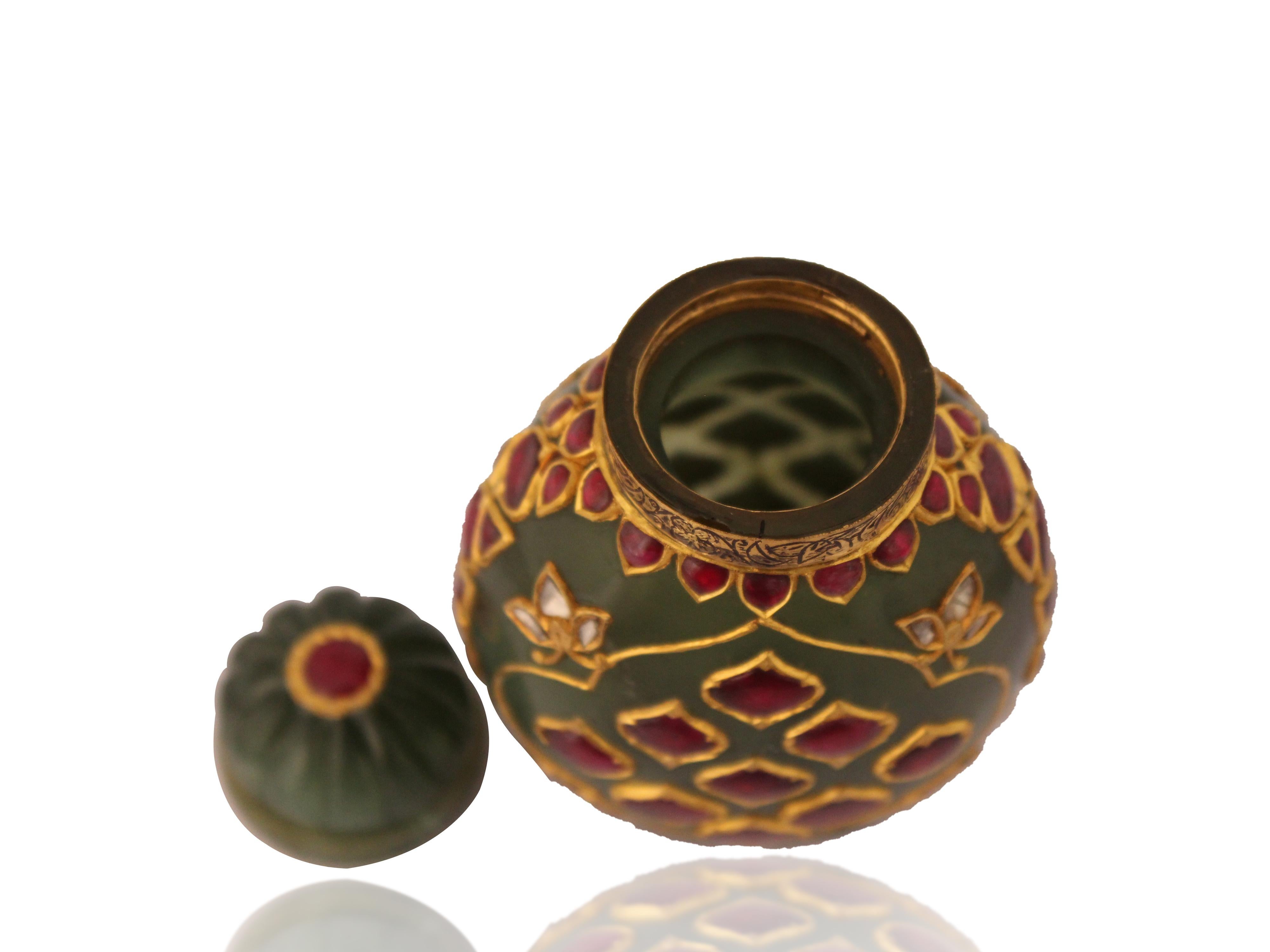 Gold and Diamond Inlay Mughal Jade Whiskey Flask For Sale 1