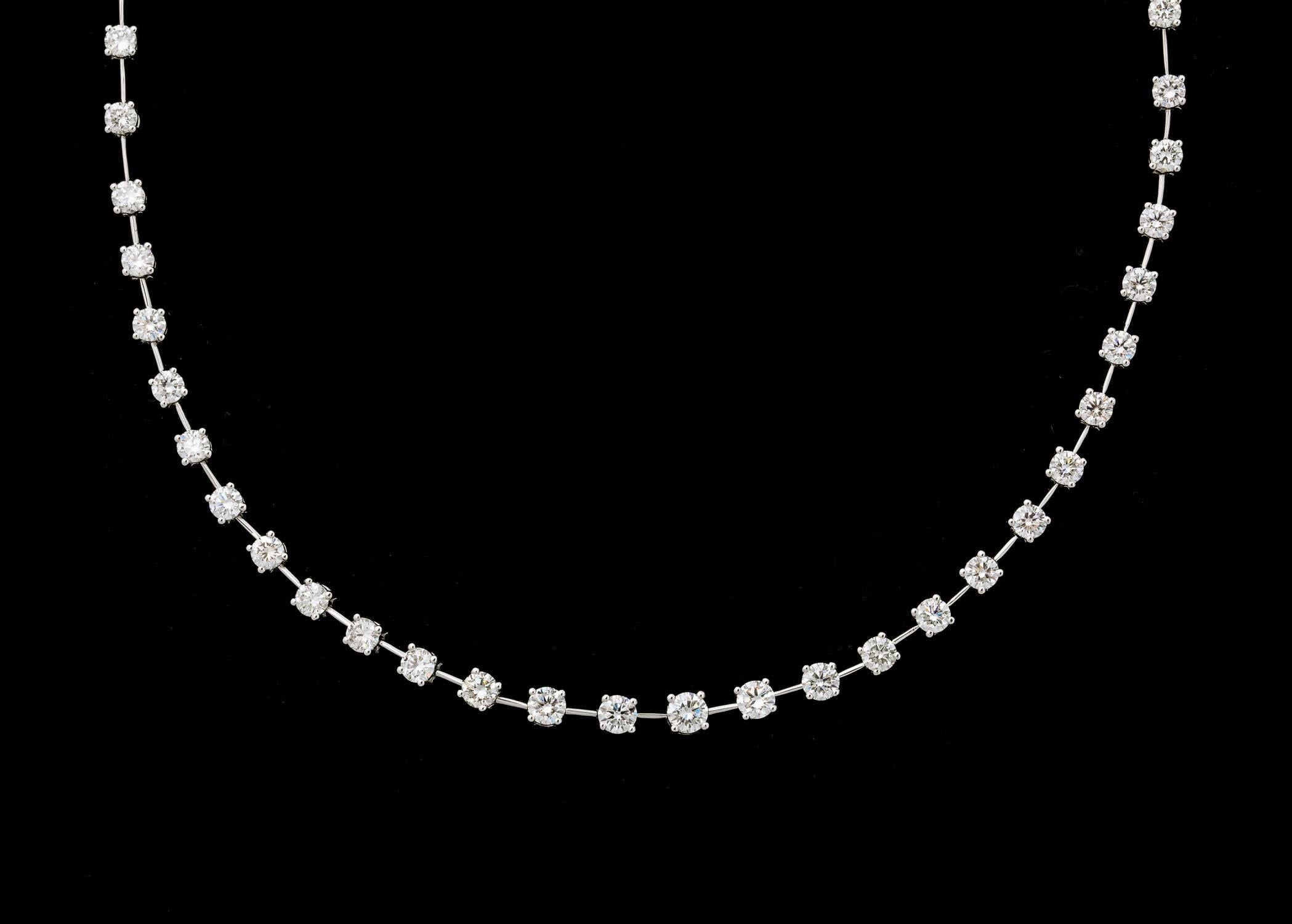 Gold- und Diamant-Halskette (Zeitgenössisch) im Angebot