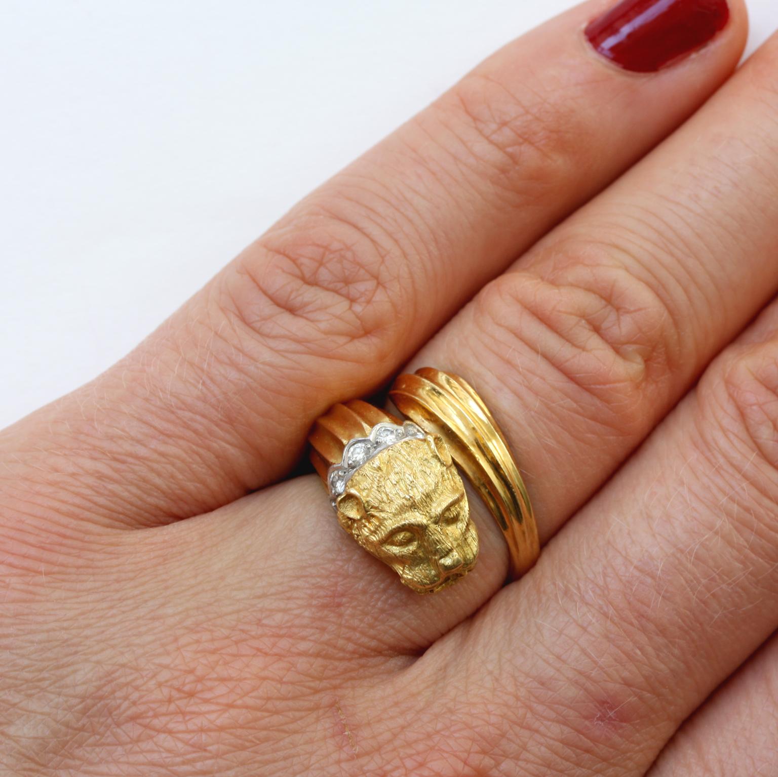 Gold and Diamond Panther Ring In Good Condition In Amsterdam, NL