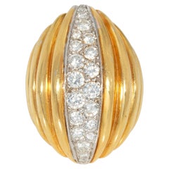 Gold and diamond ribbed cocktail ring