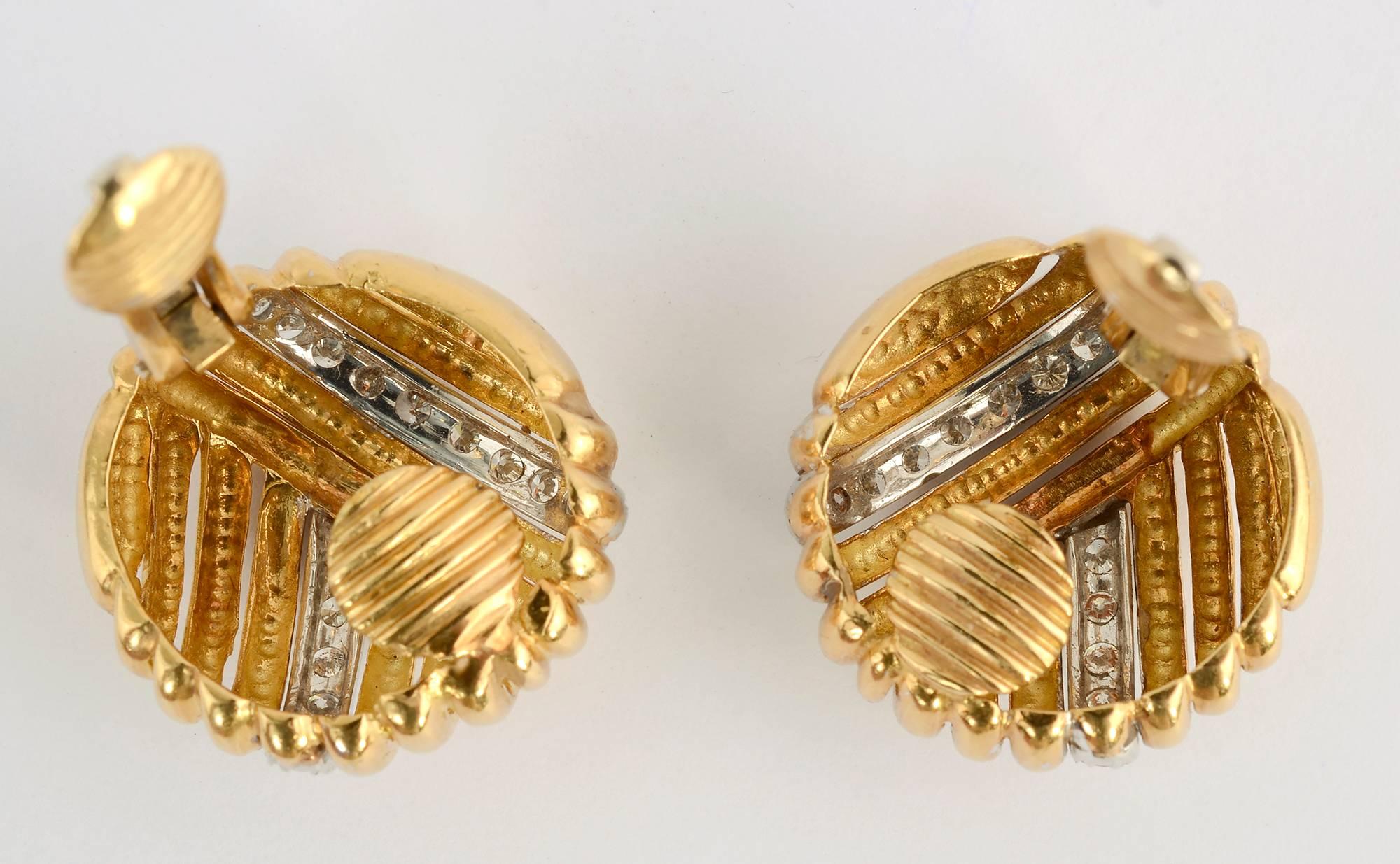 Gold and Diamond Round Ear Clips In Excellent Condition For Sale In Darnestown, MD