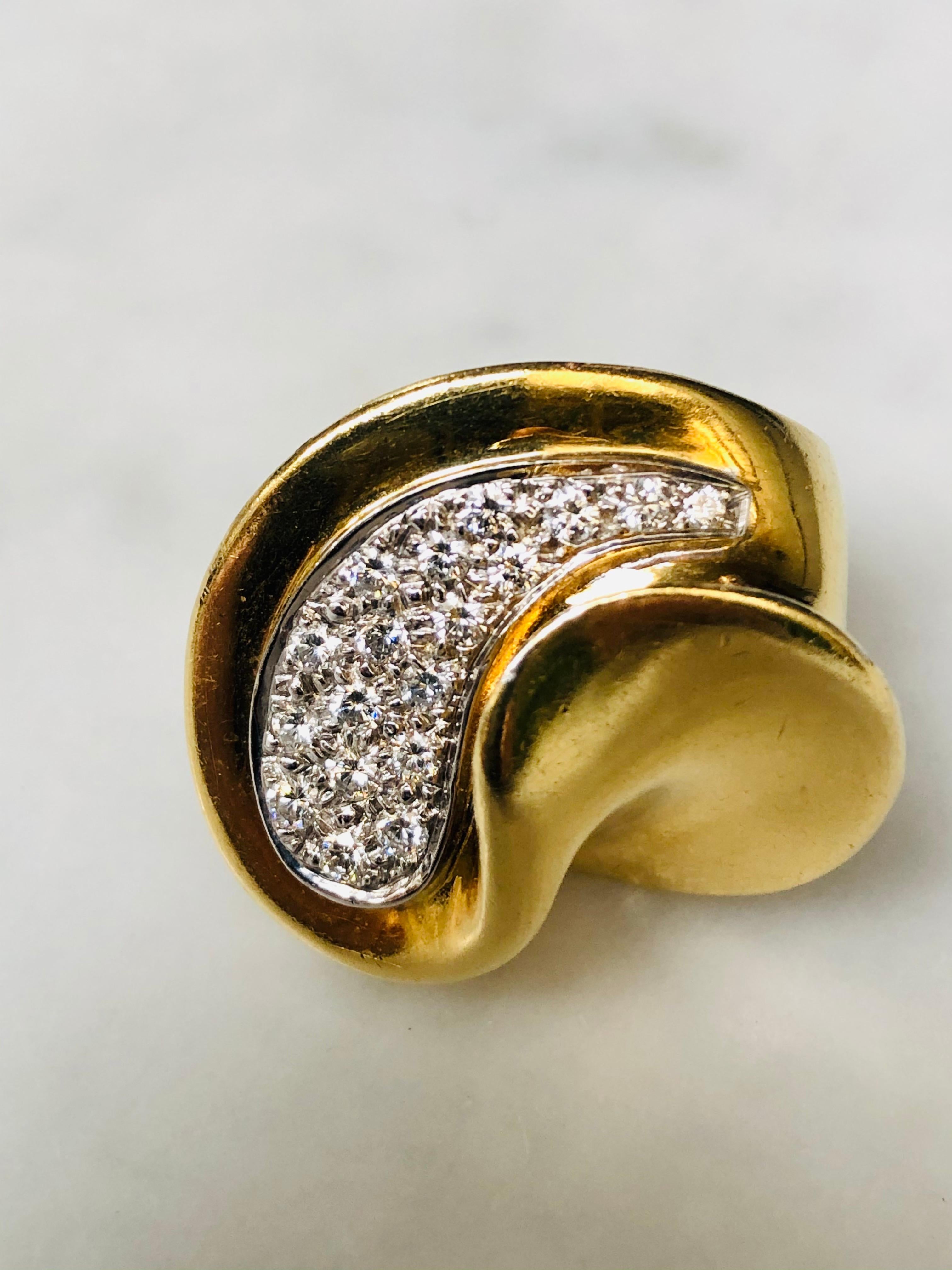 Brilliant Cut Gold and Diamond Sculptural Cocktail Ring, 18 Karat Yellow Gold