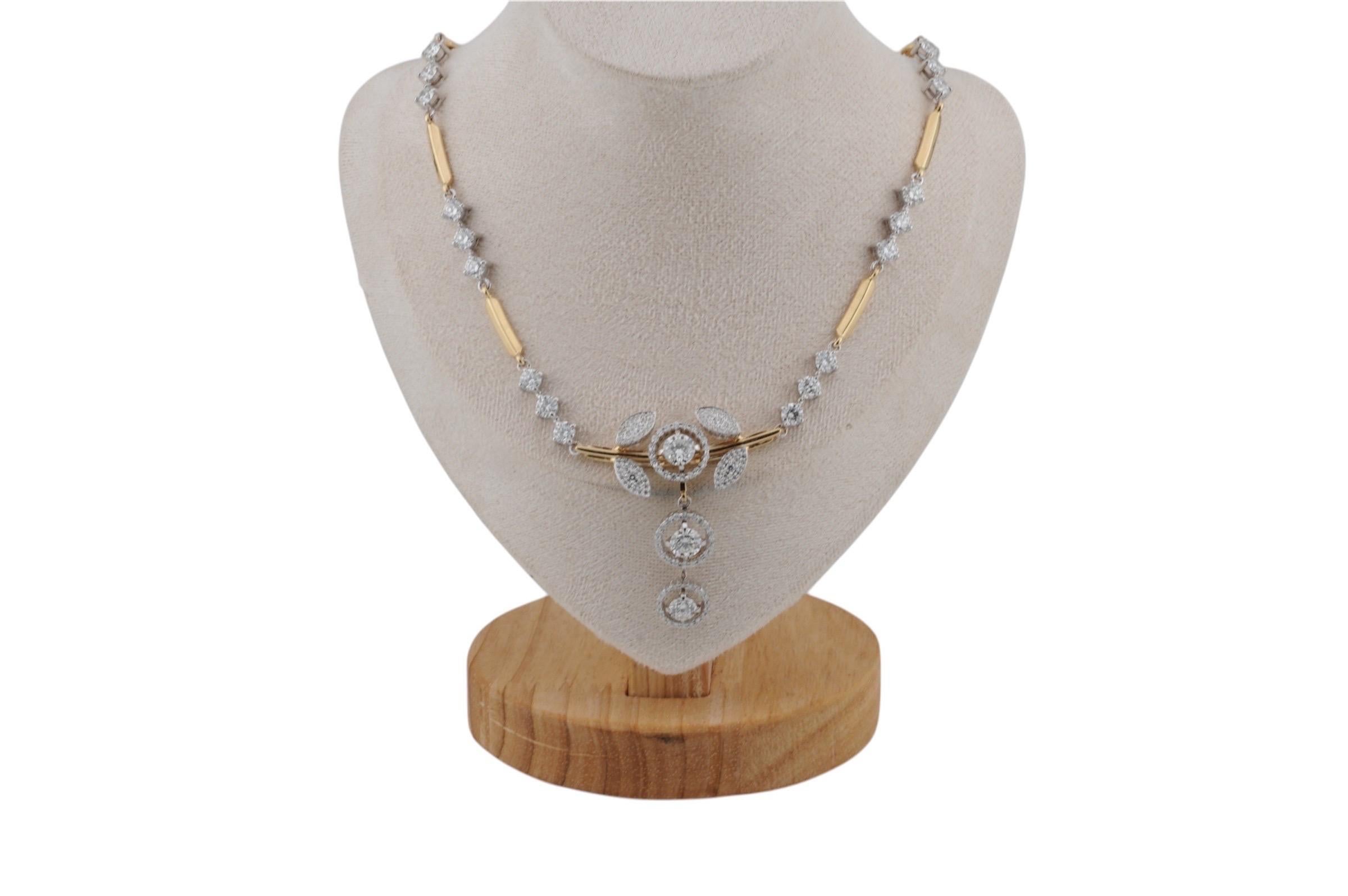 Taglio brillante Set di oro e diamanti - Collier, orecchini e anello in vendita