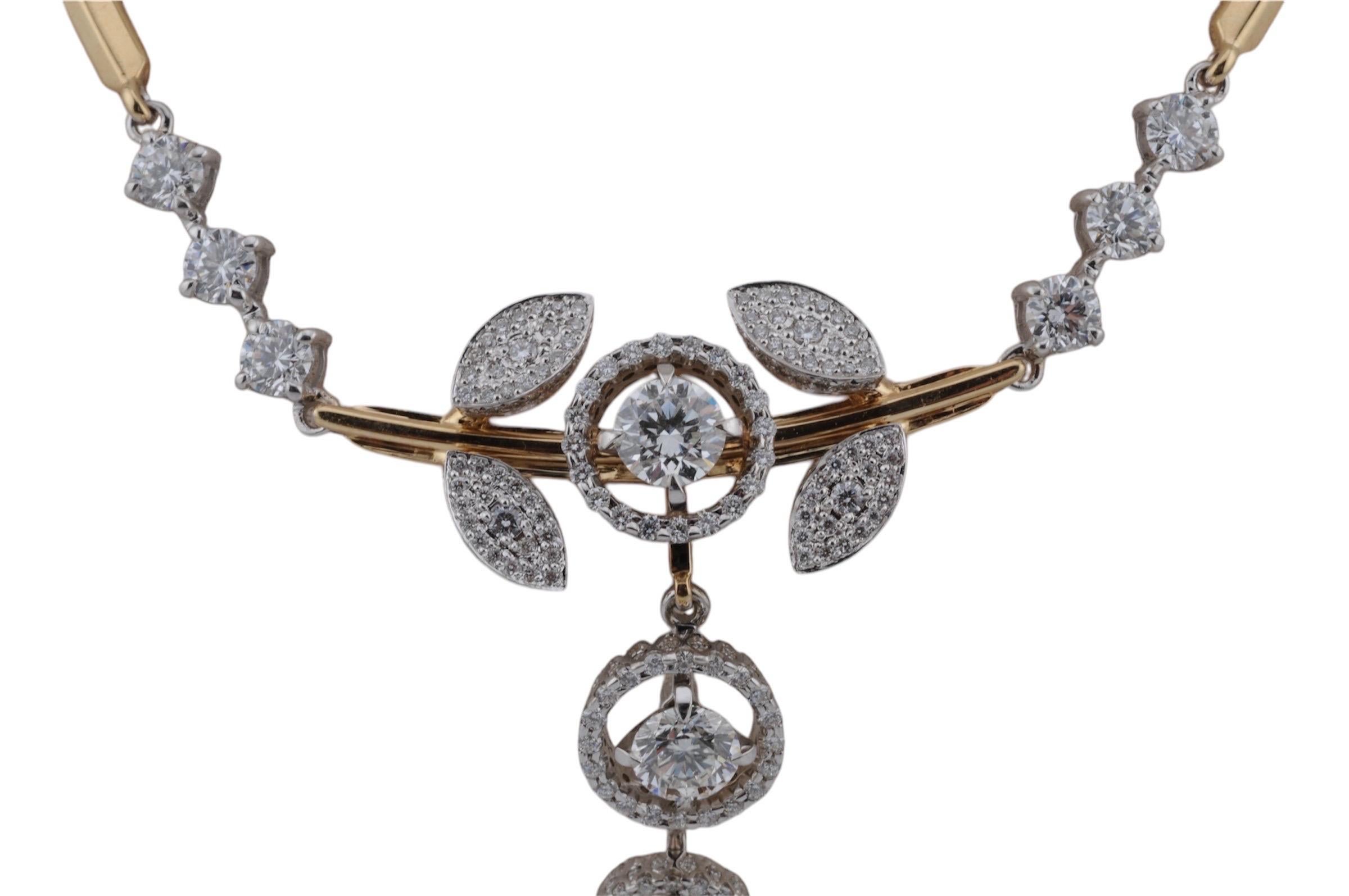Set di oro e diamanti - Collier, orecchini e anello In condizioni buone in vendita a Berlin, BE