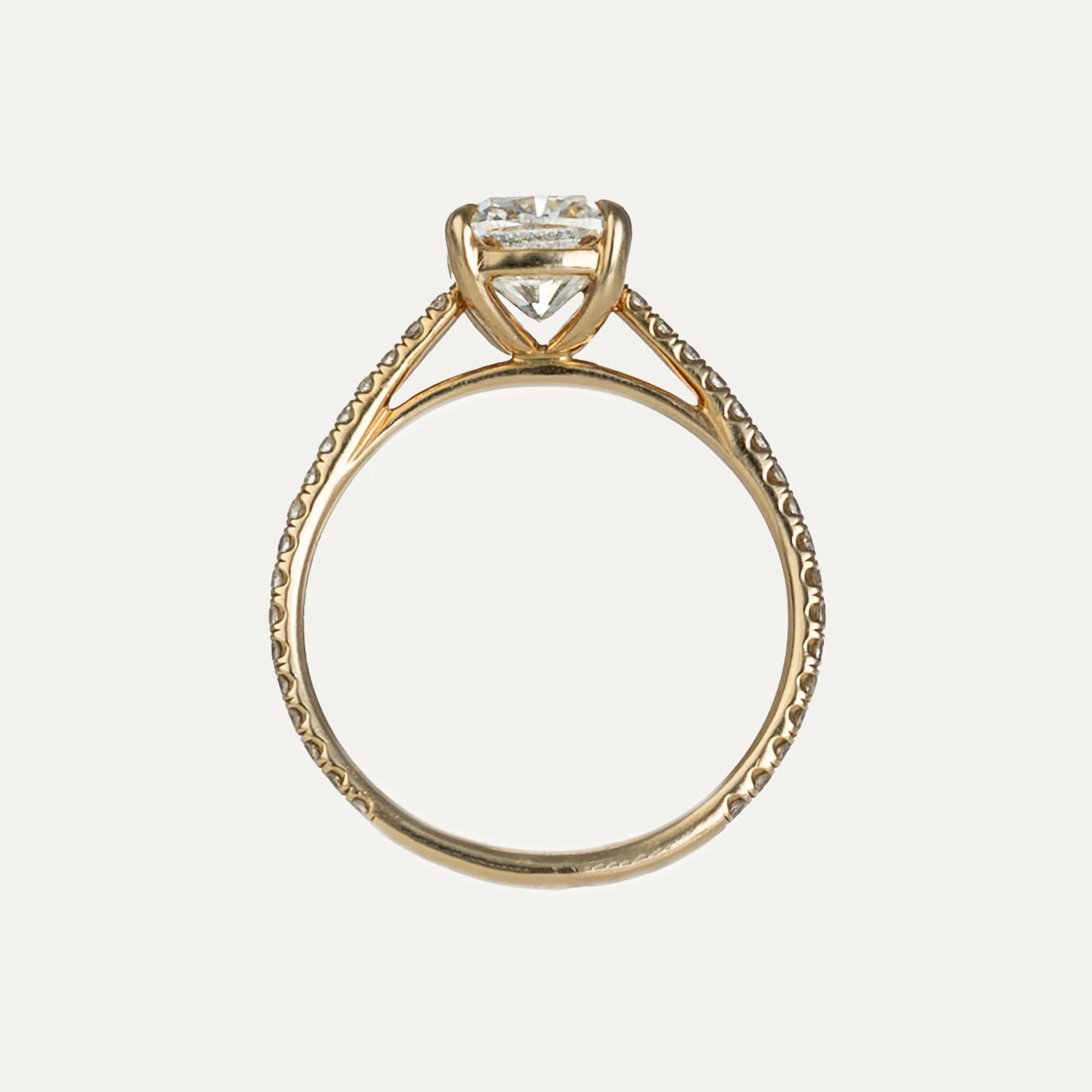 Solitär Gold-Diamantring mit Solitär (Zeitgenössisch) im Angebot