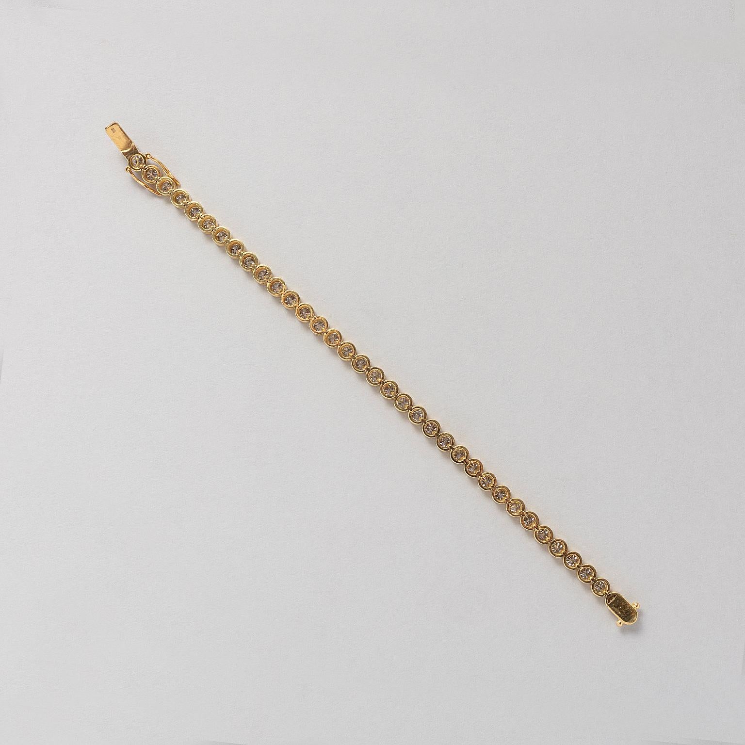 Gold and Diamond Tennis Bracelet In condizioni buone in vendita a Amsterdam, NL