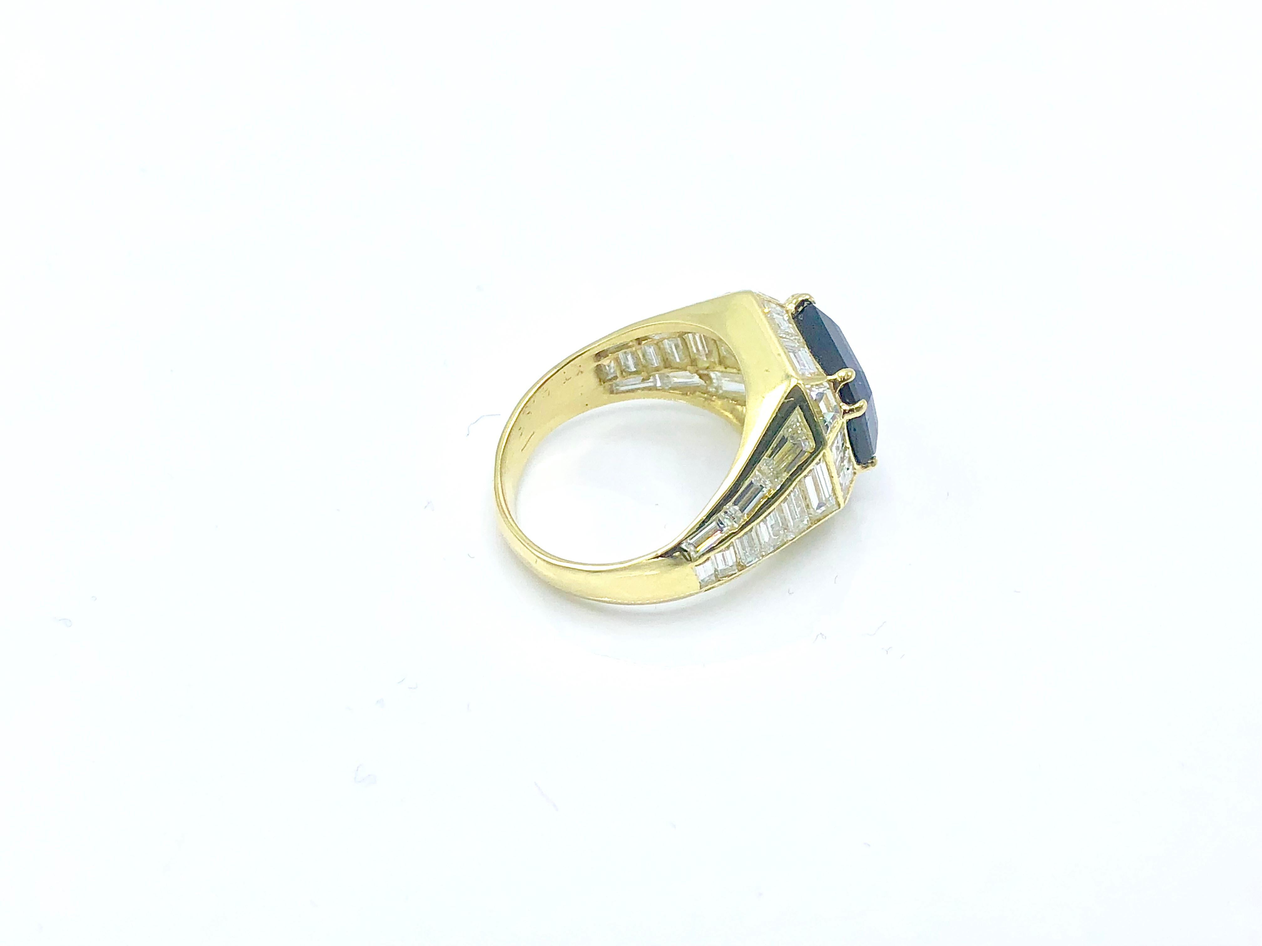 Gold and Diamond Trombino Ring with Emerald Cut Burma Sapphire 7.47 Carat In New Condition For Sale In Principaute De Monaco, MC