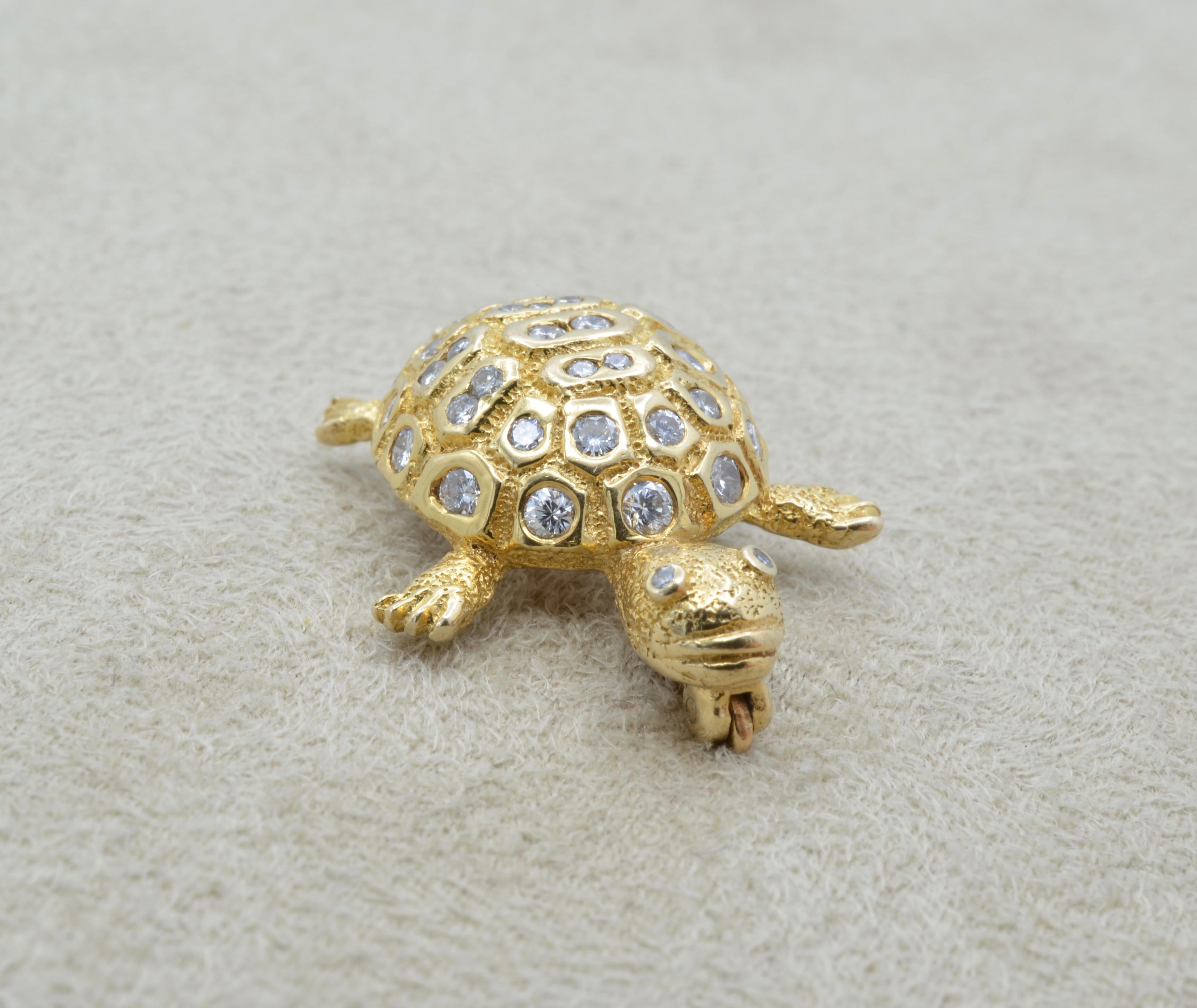 Gold and Diamond Turtle Brooch, 1970 For Sale 4