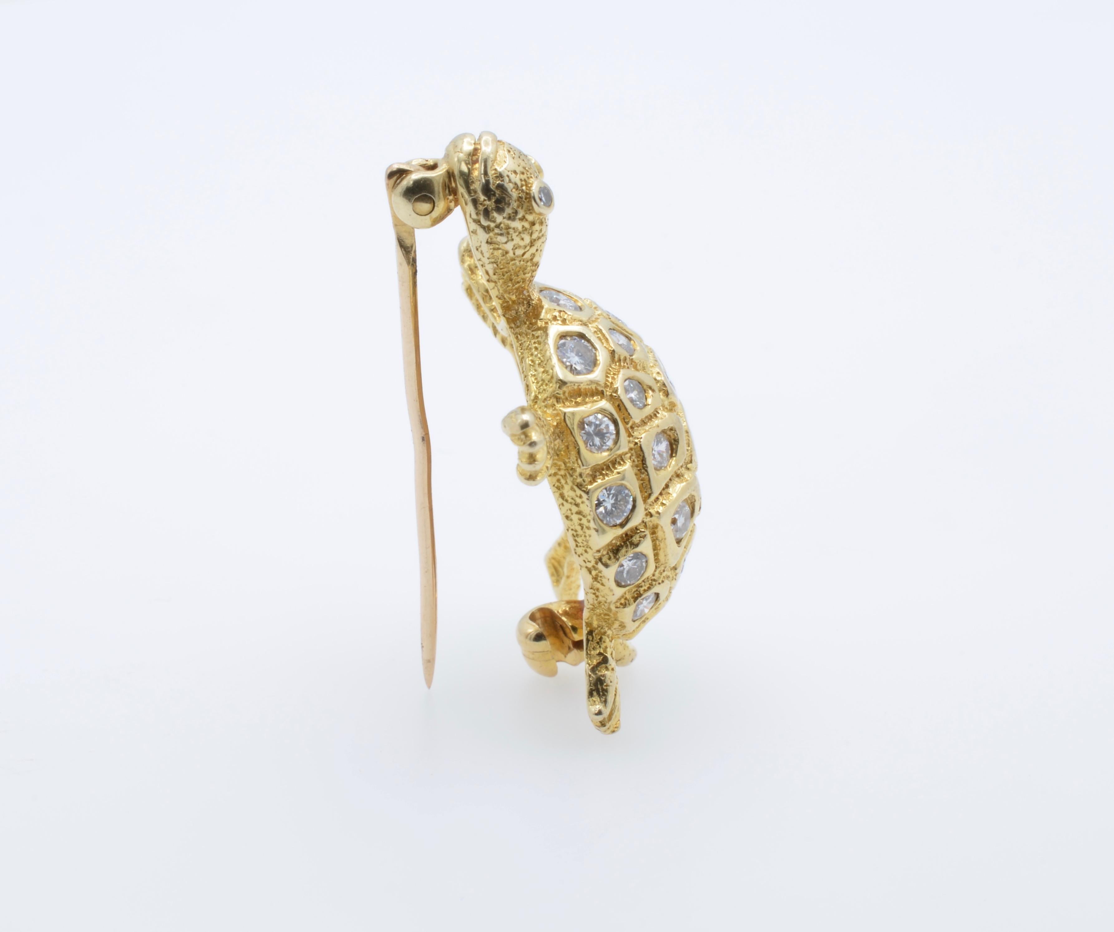 Moderniste Broche tortue en or et diamants, 1970