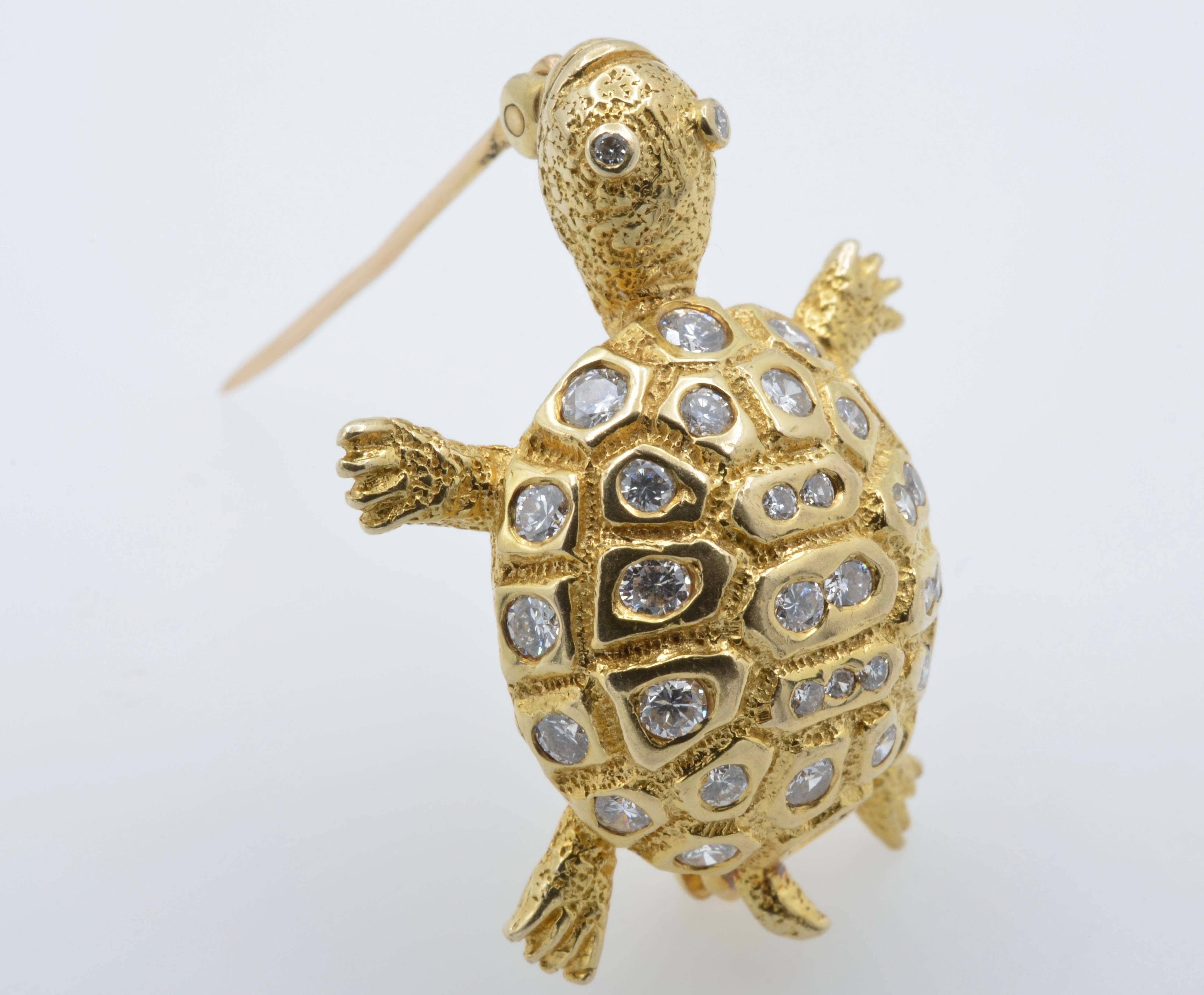 Gold and Diamond Turtle Brooch, 1970 For Sale 1