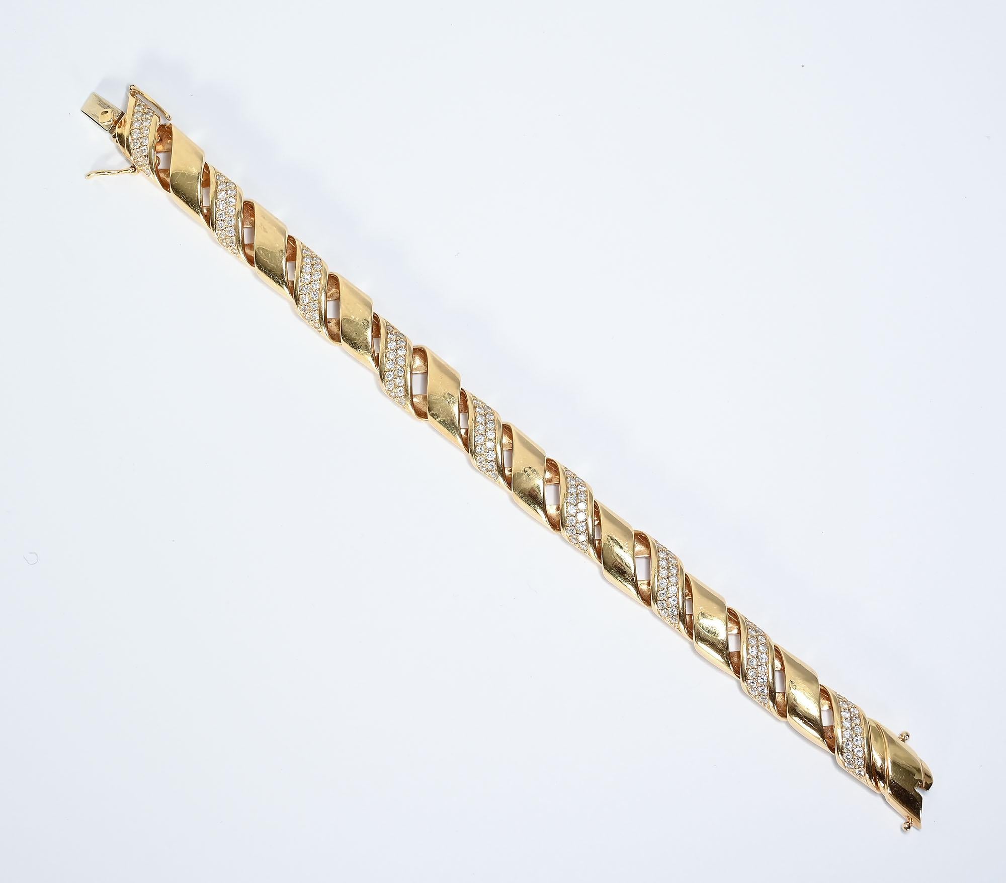 Contemporaneo Bracciale in oro e diamanti in vendita