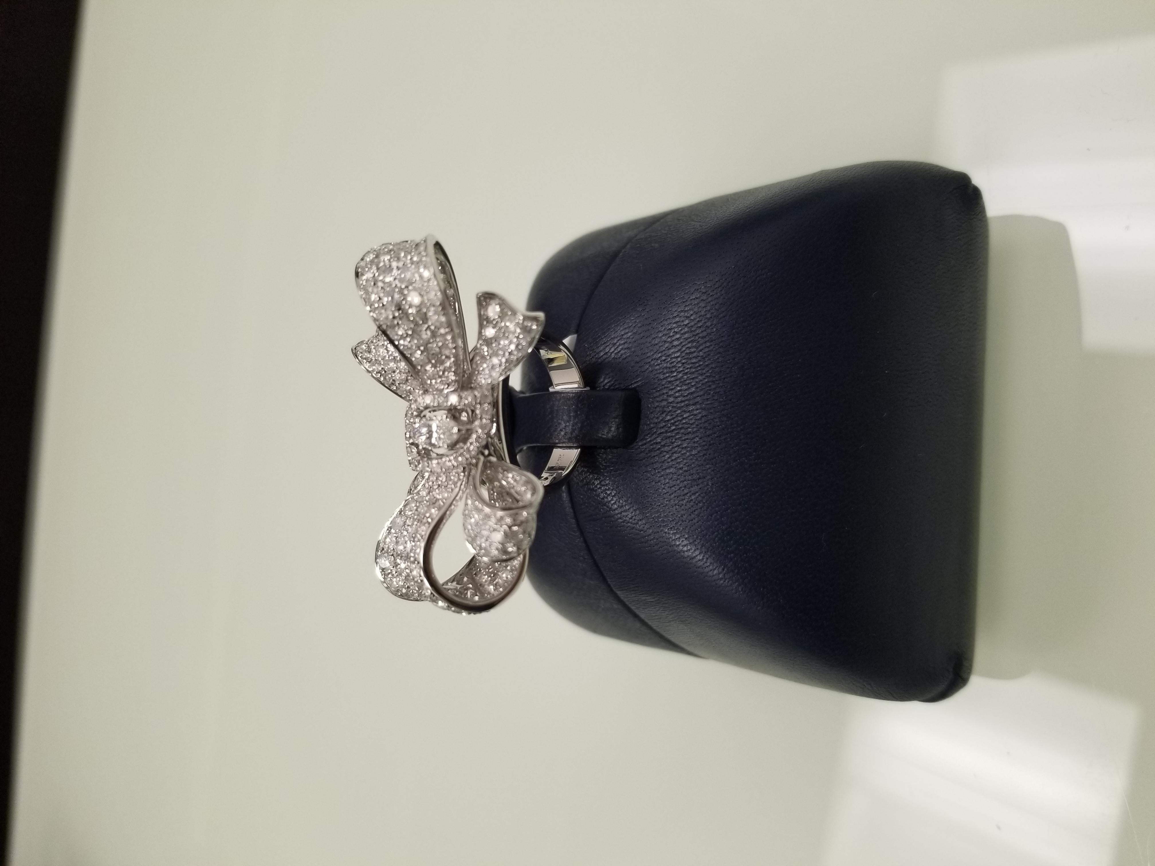 Gold and diamonds Bow ring For Sale 2