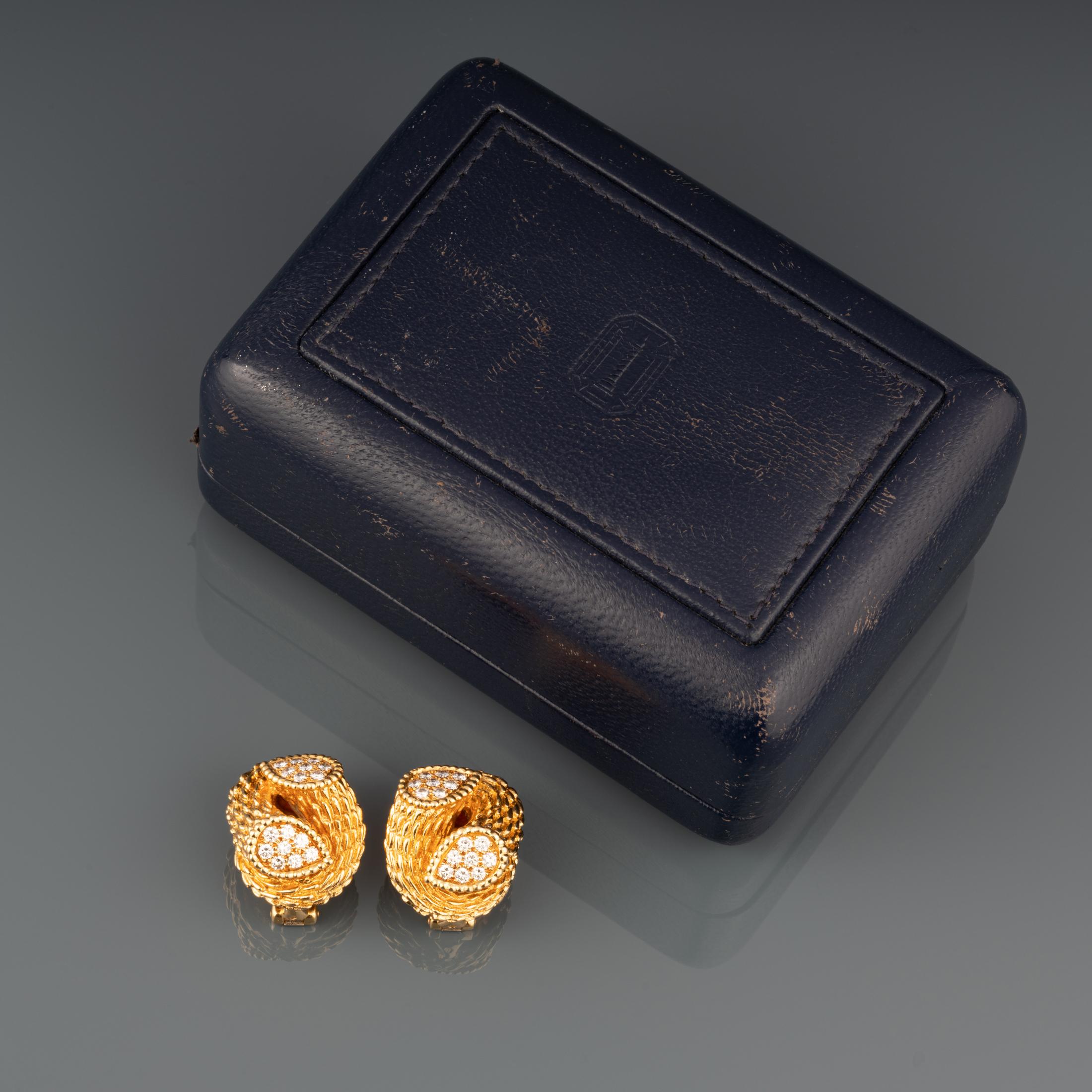 Gold and Diamonds Vintage Boucheron Clip Earrings In Good Condition For Sale In Saint-Ouen, FR