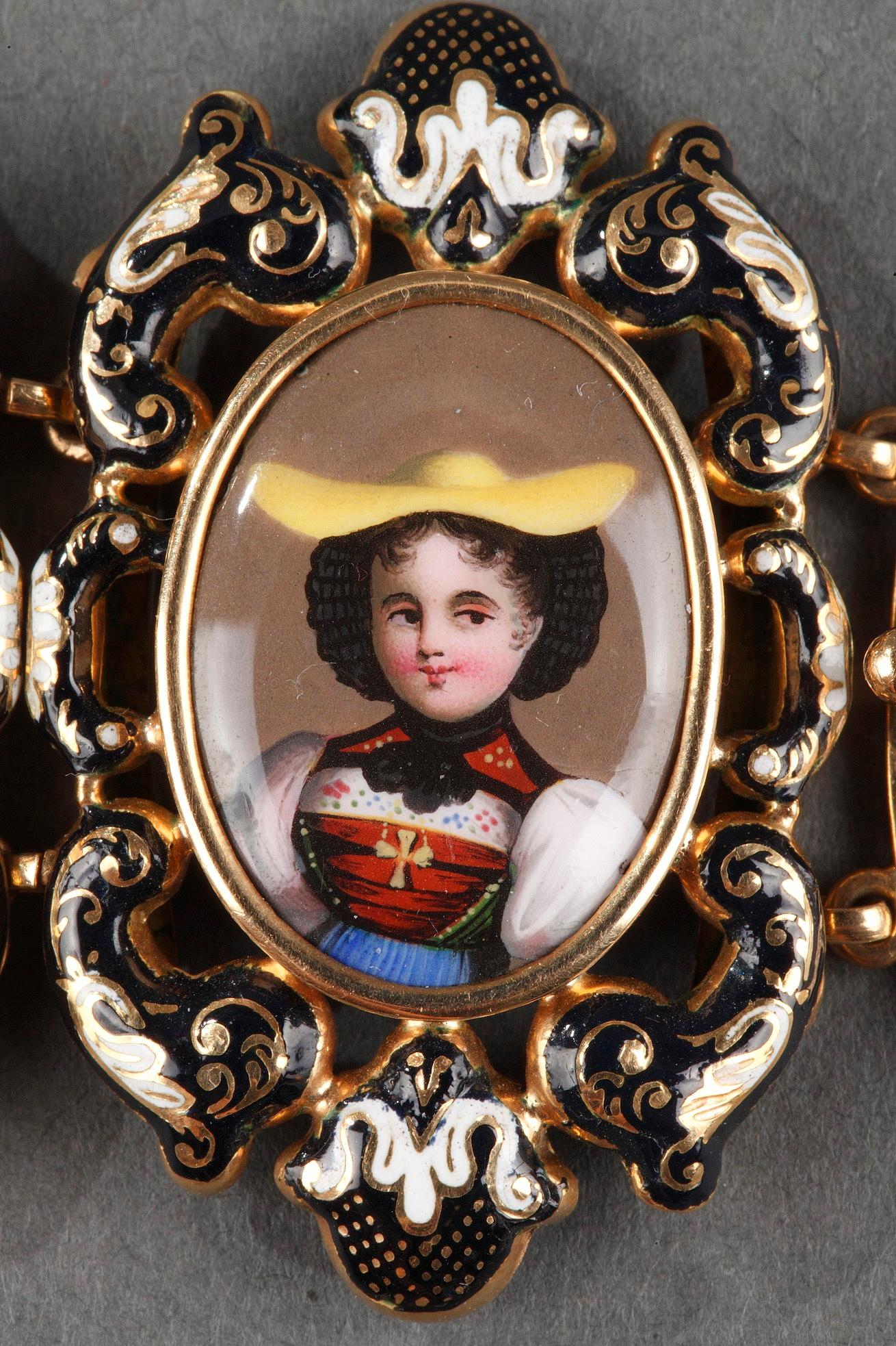Gold and Enamel Bracelet, Mid-19th Century For Sale 2